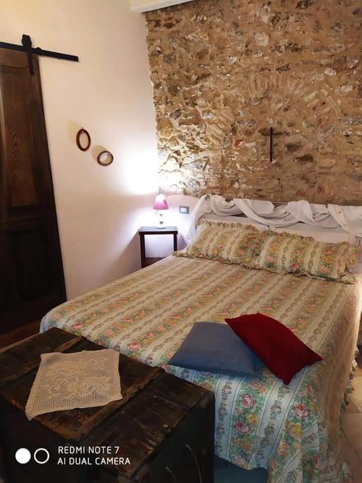 Double Room with Private Bathroom - Photo 8