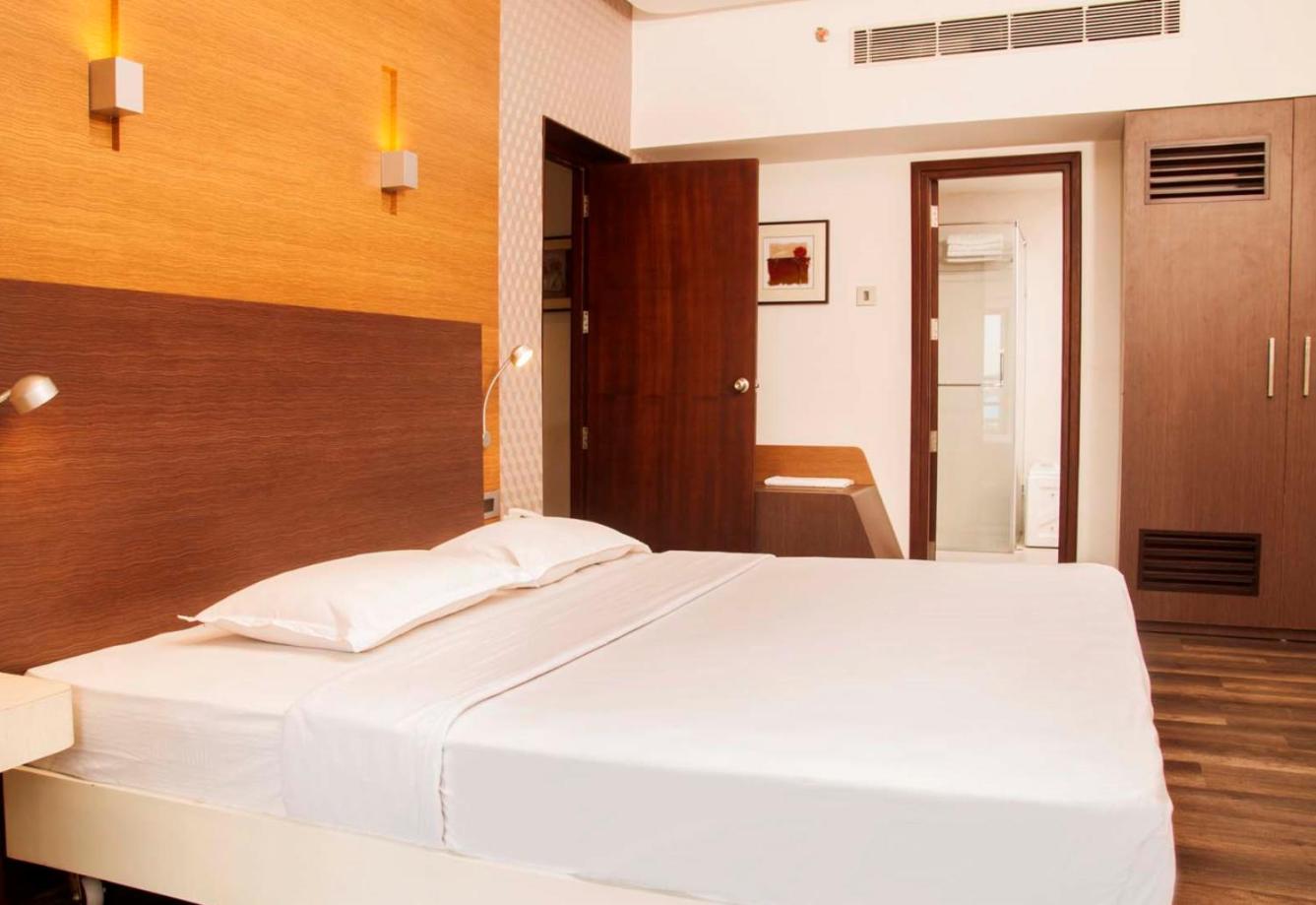 Premium Suite - Photo 1
