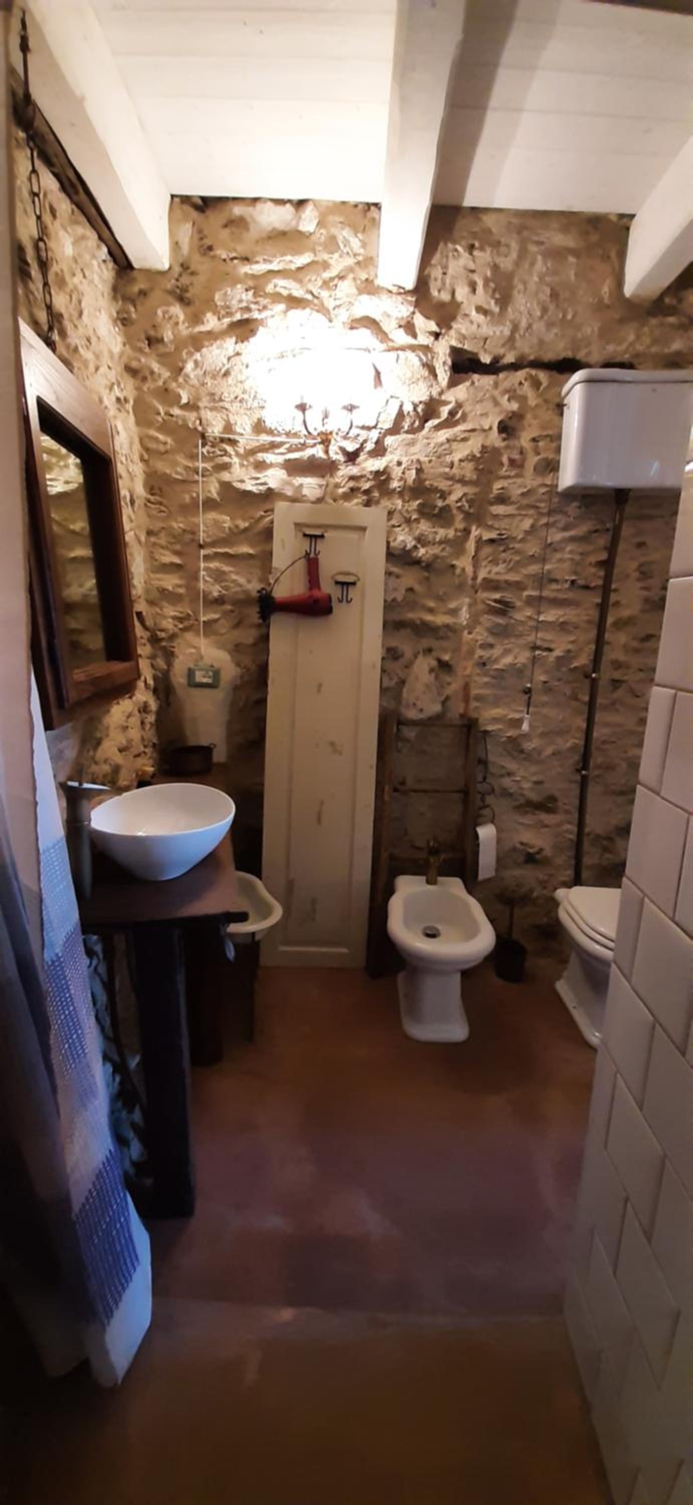 Double Room with Private Bathroom - Photo 12
