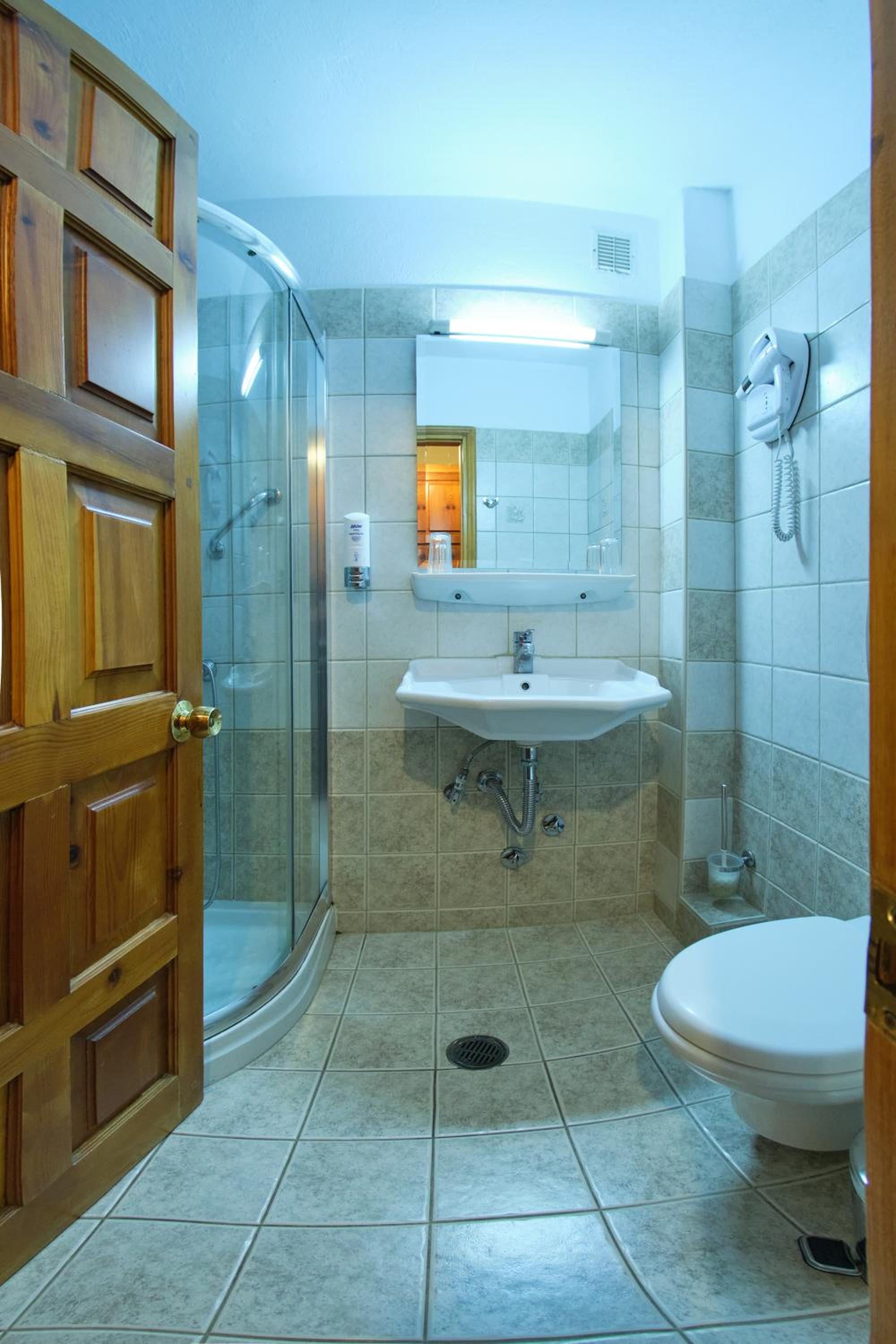 Quadruple Room with Bathroom photo 2