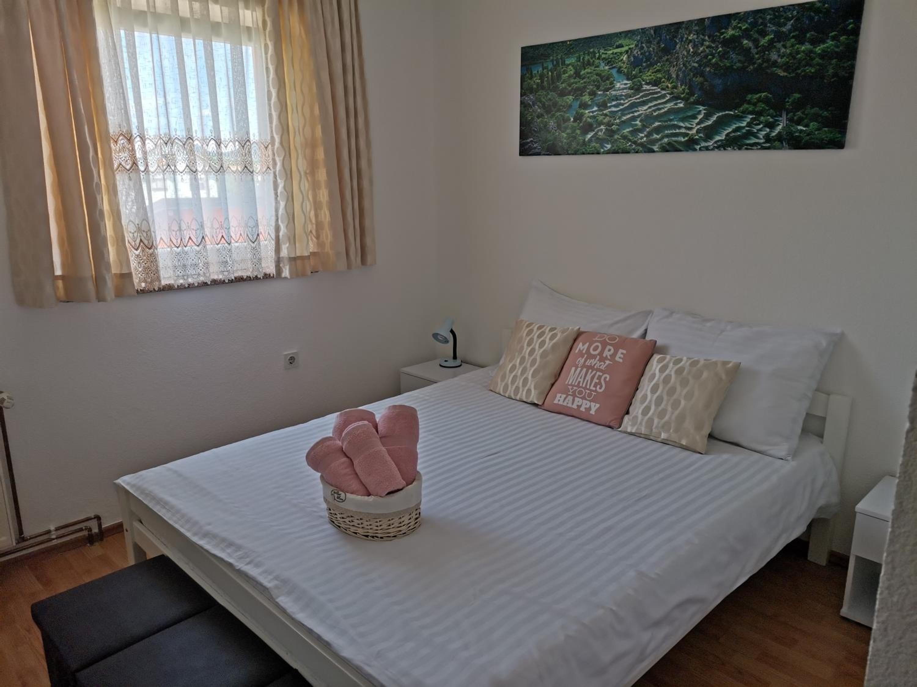 Triple Room with Private Bathroom - Photo 4