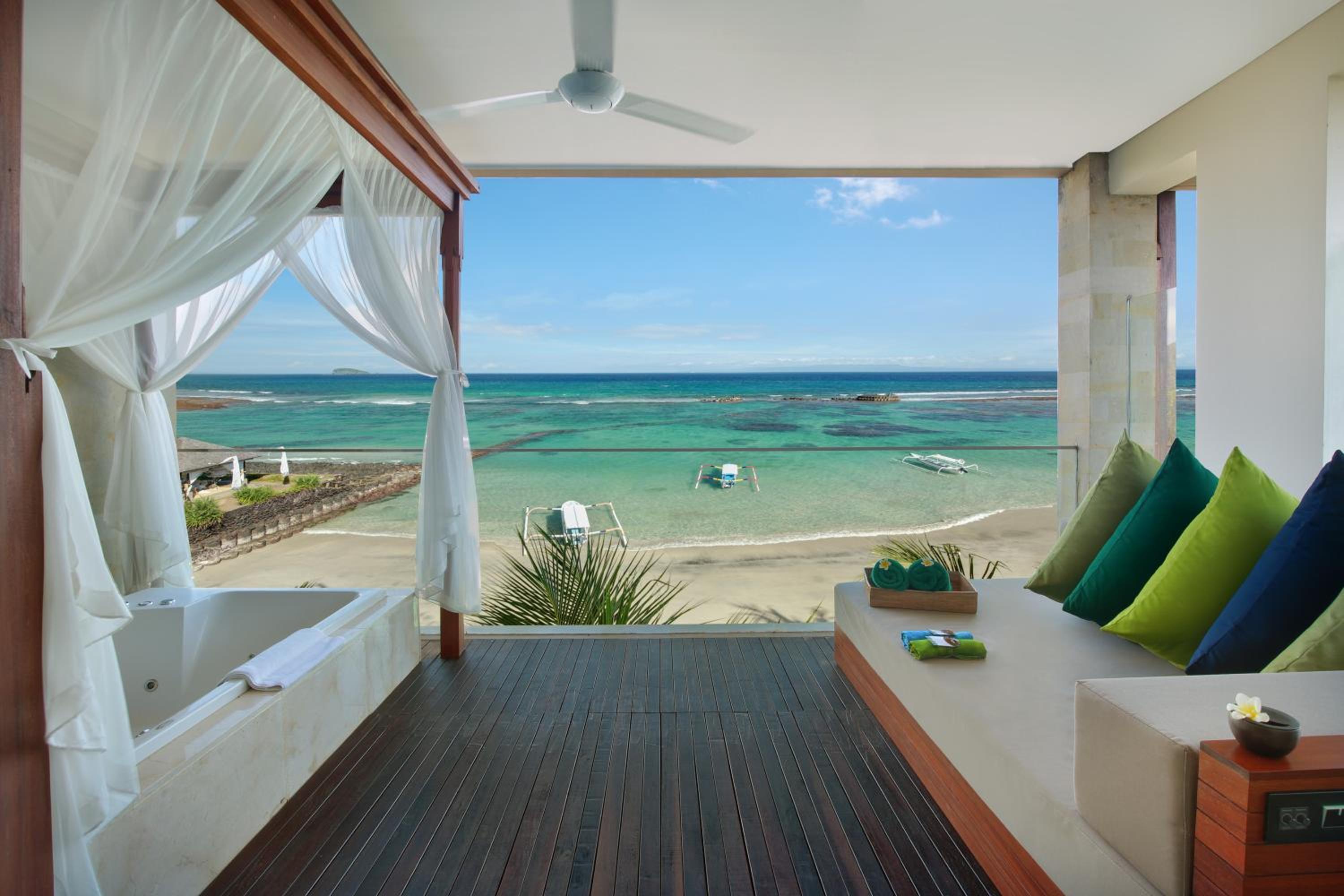 Luxury Ocean View Suite - Photo 4