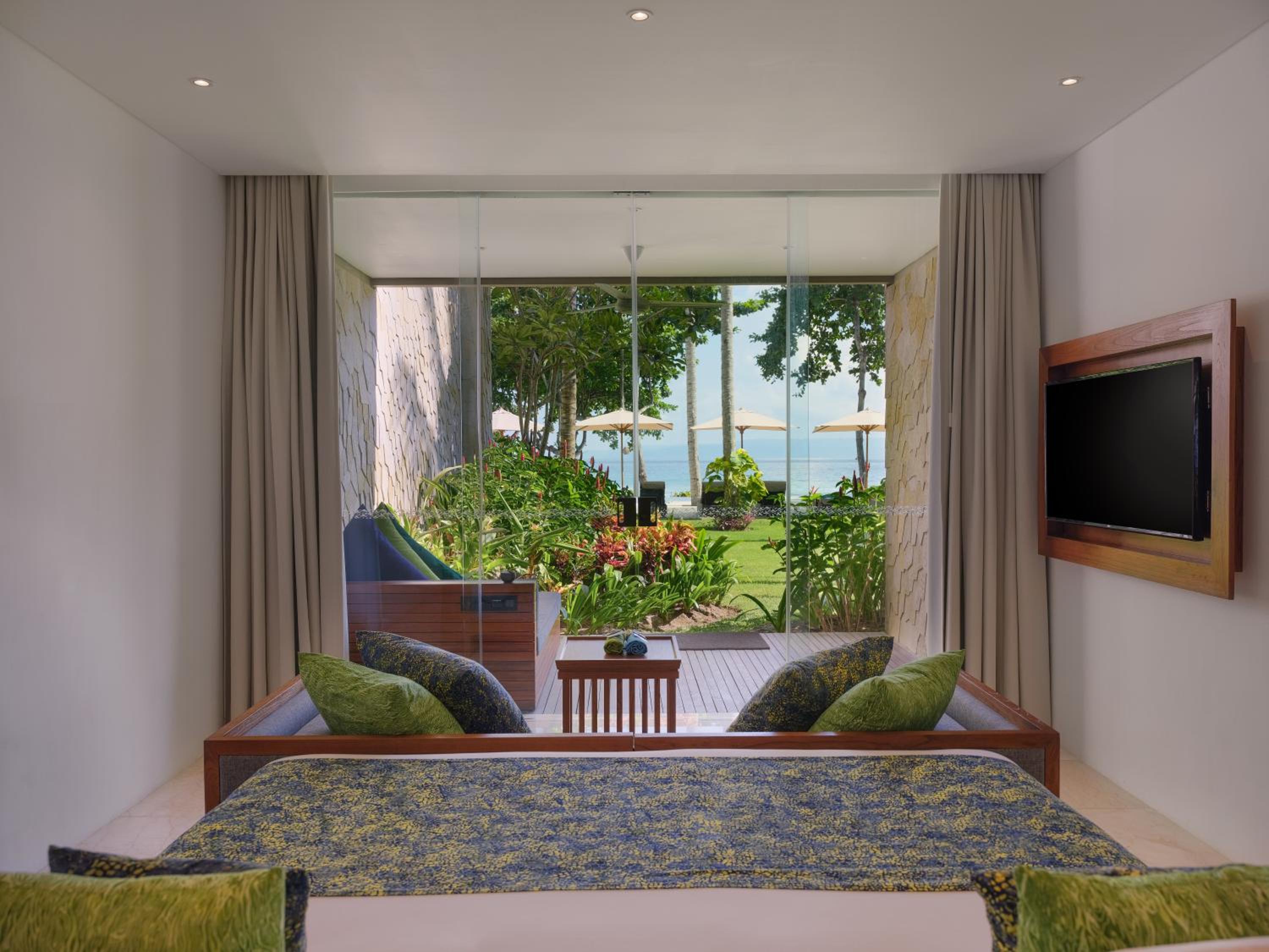 Junior Suite with Ocean View - Photo 6