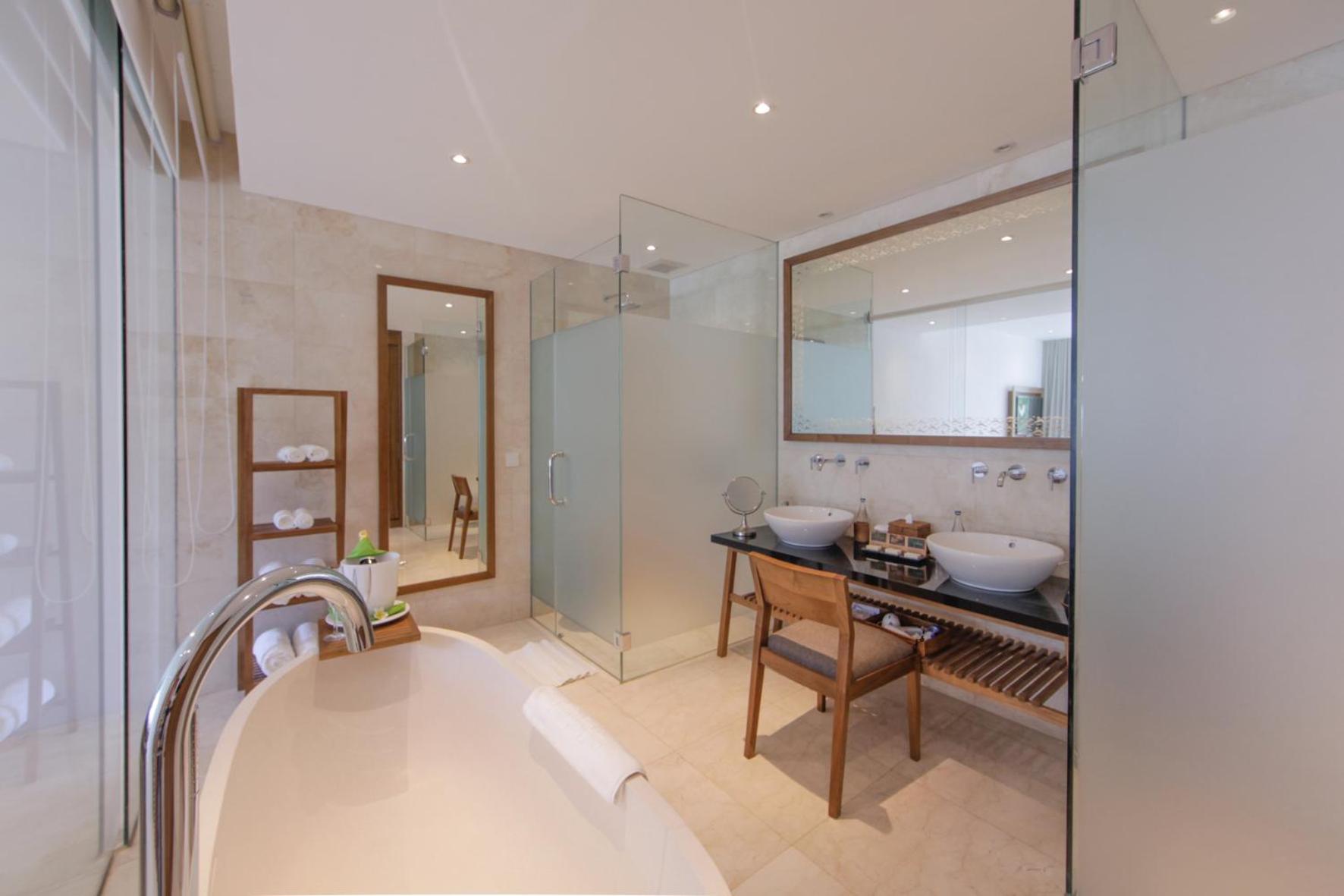 Junior Suite with Ocean View - Photo 3