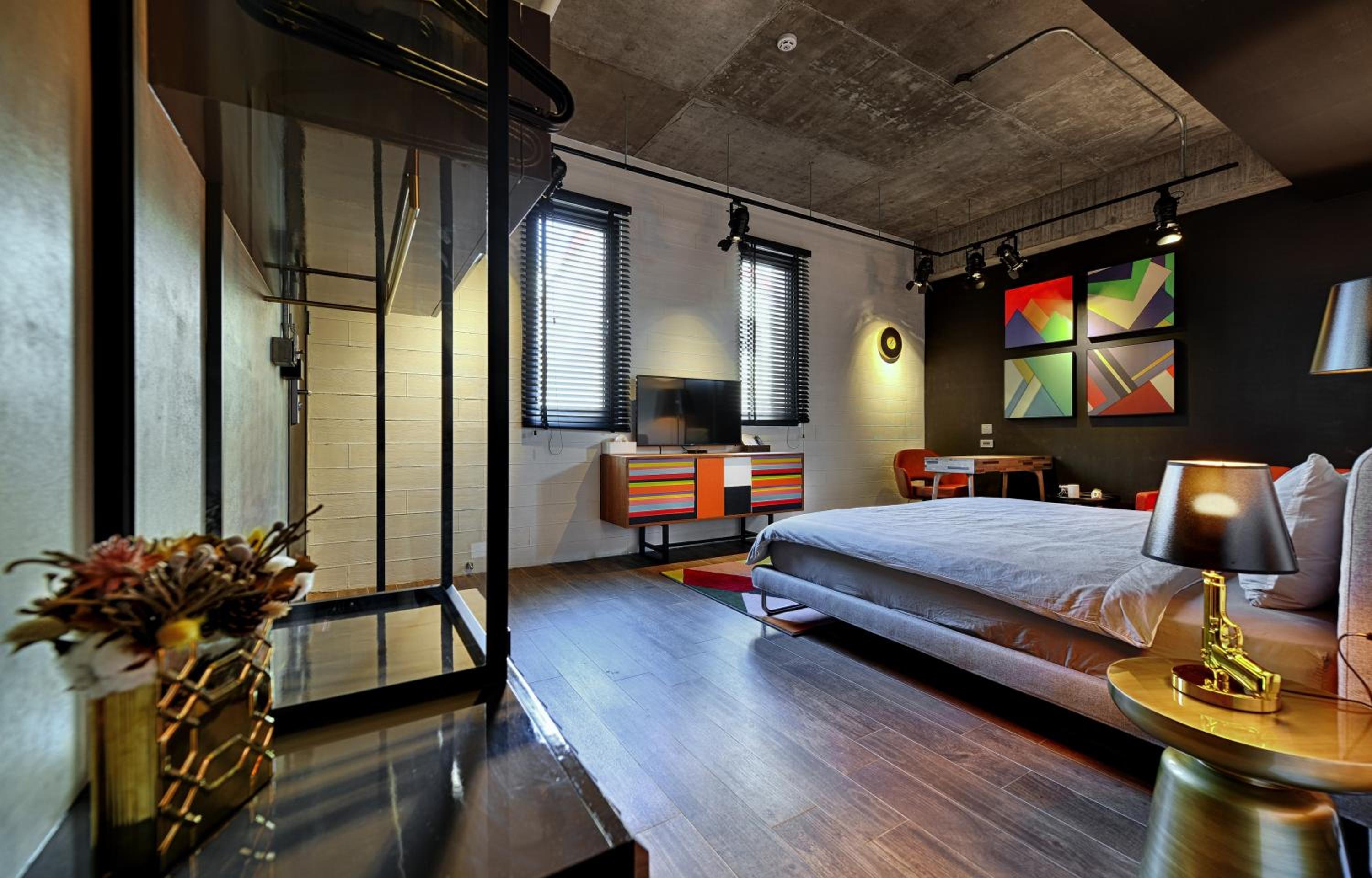 Large Double Room - Photo 2