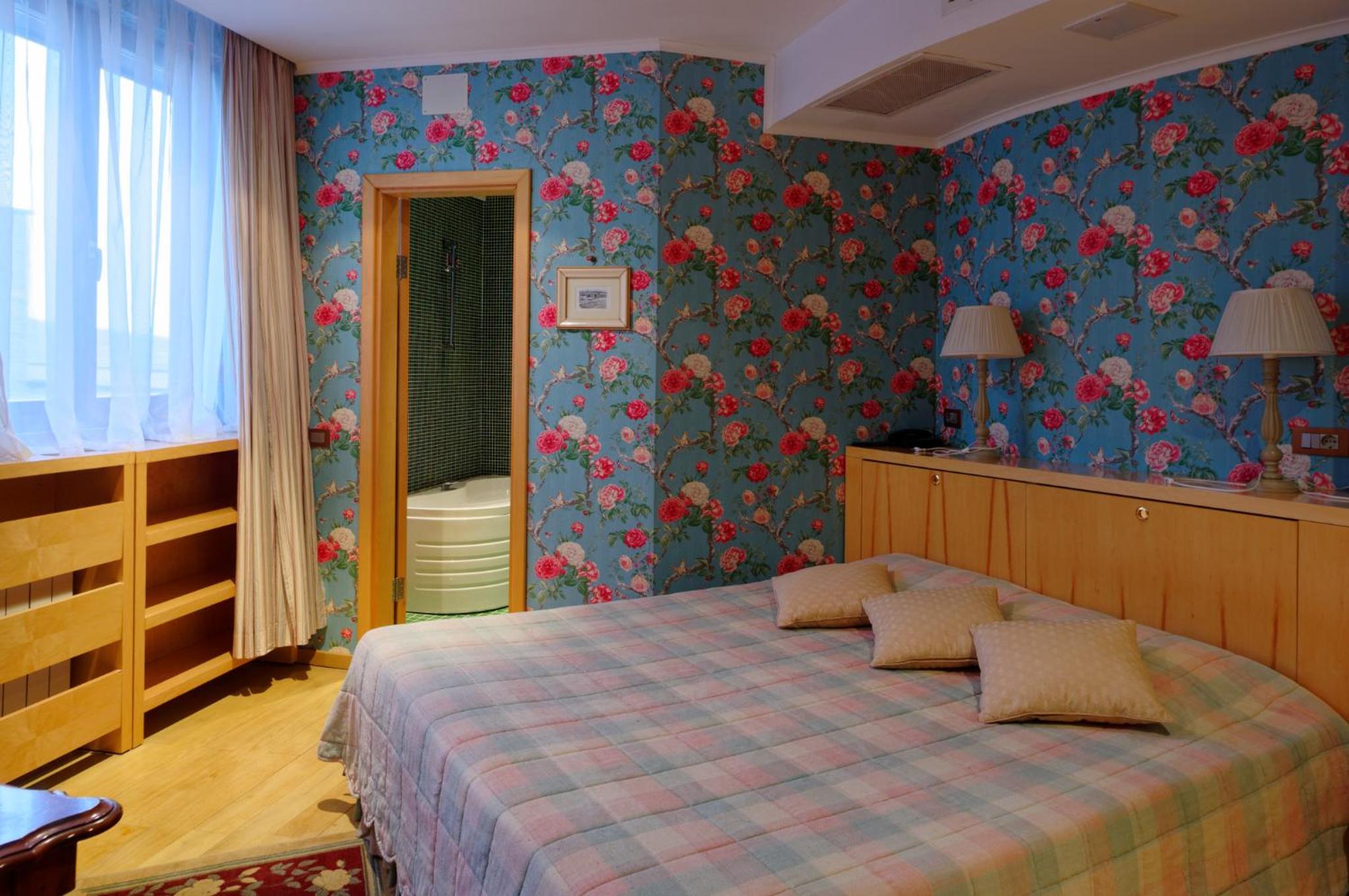 Large Double Room photo 1