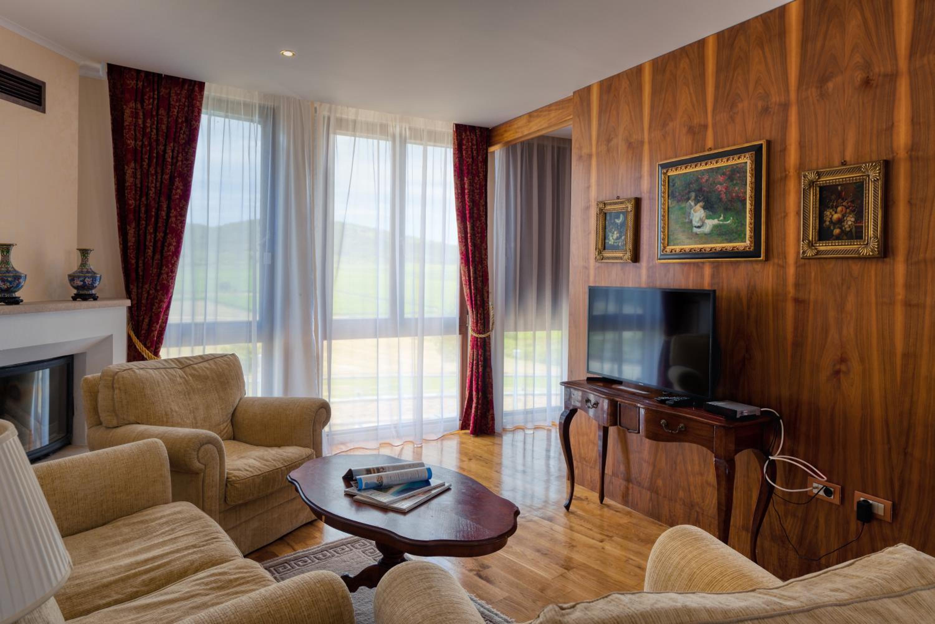 Large Double Room photo 3