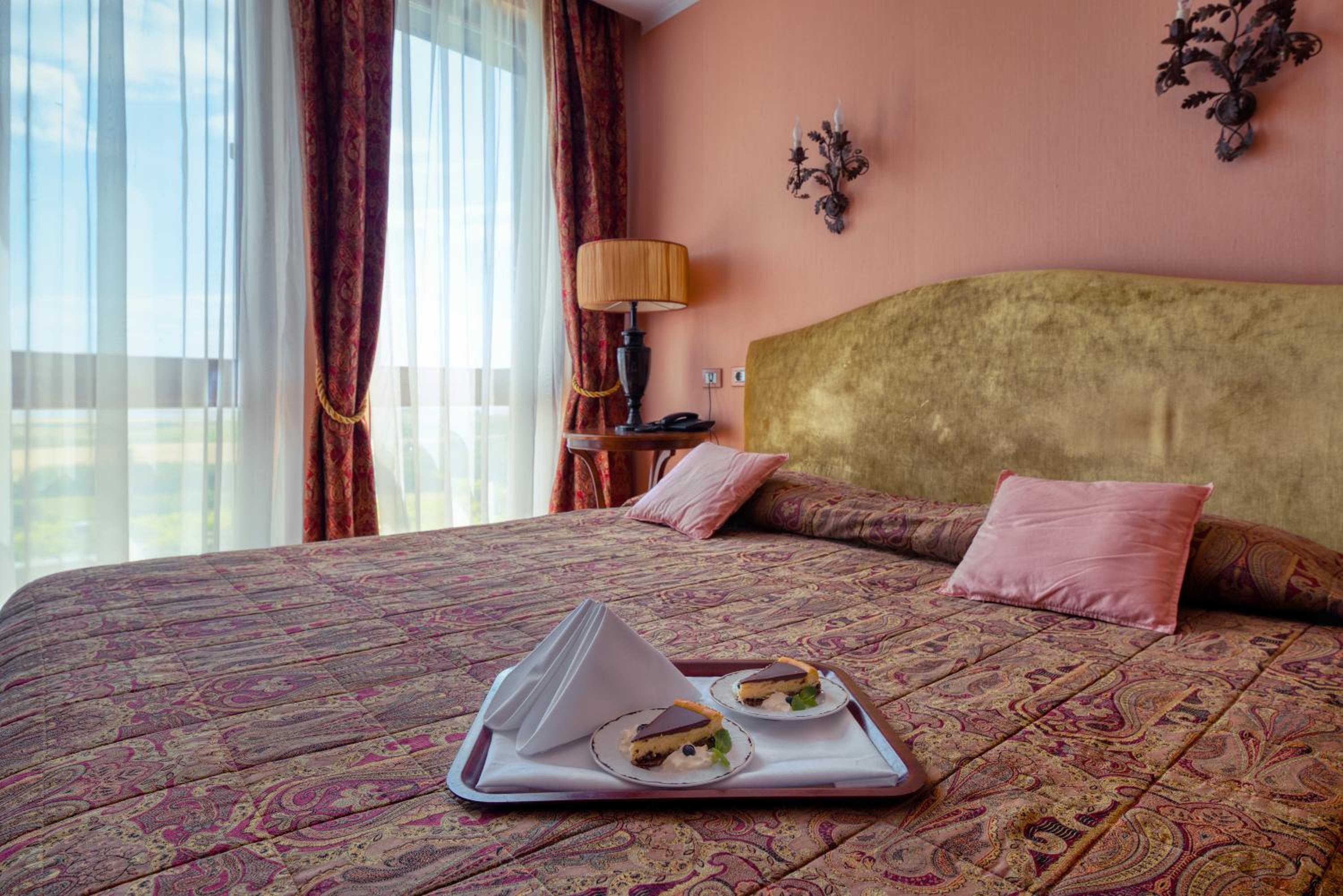 Large Double Room photo 2