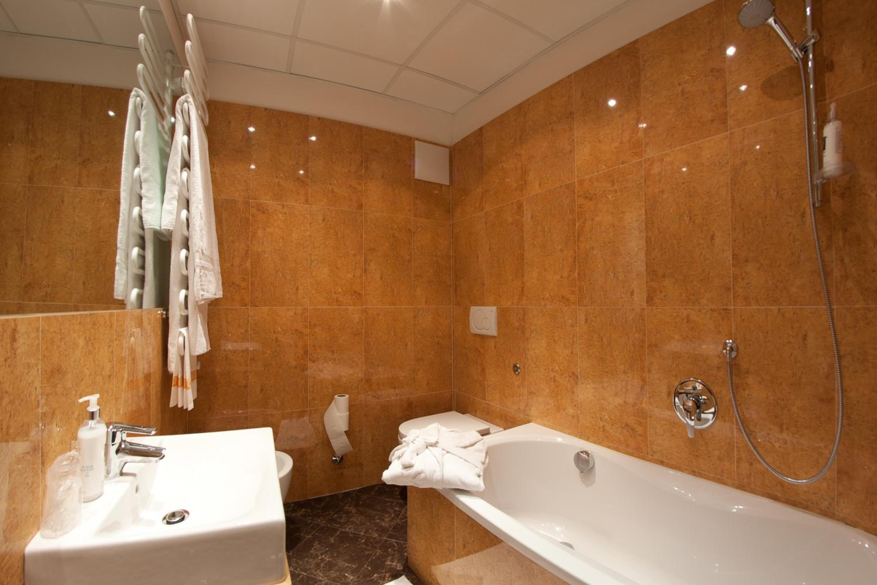 Deluxe Triple Room photo 3