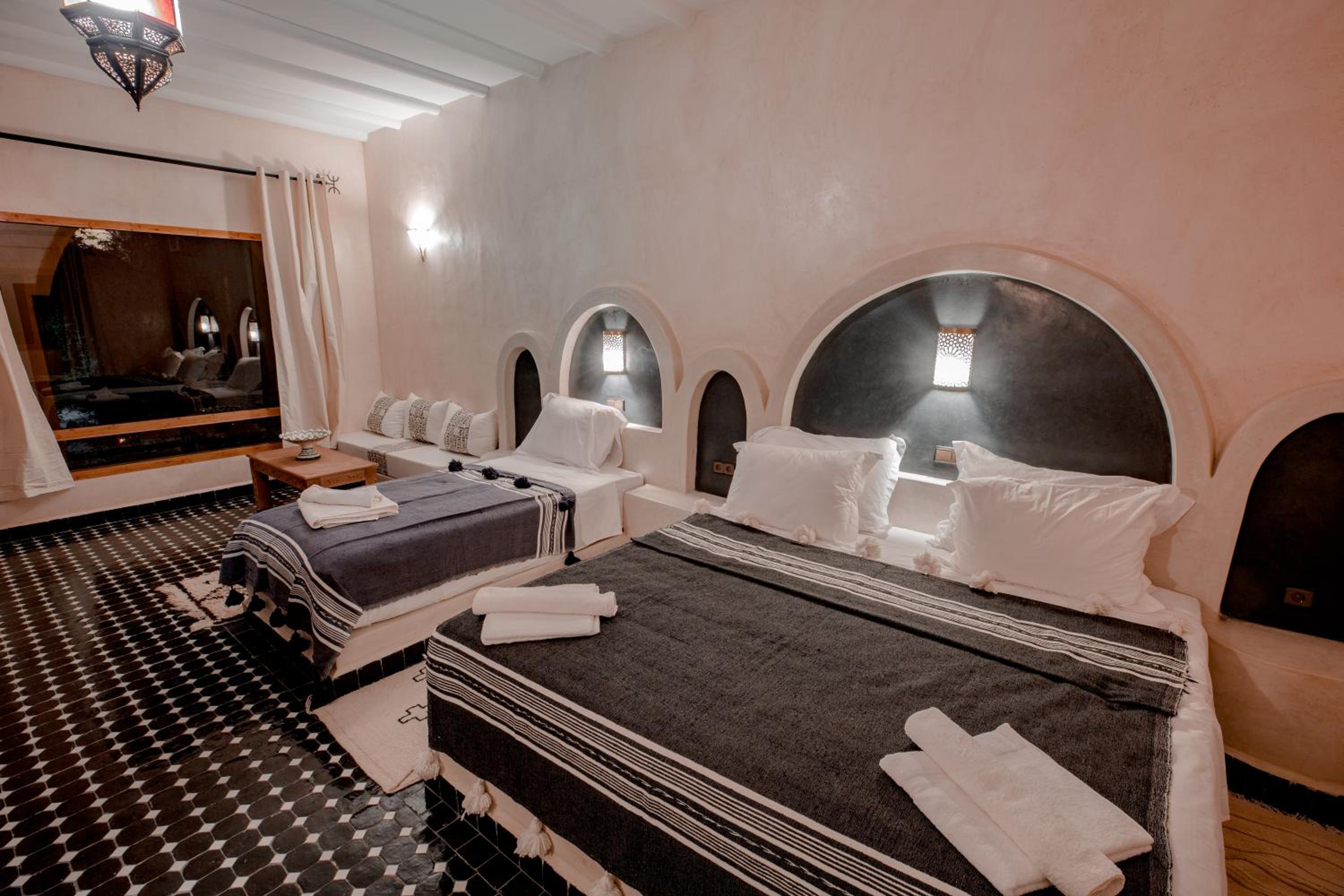 Suite - Photo 9