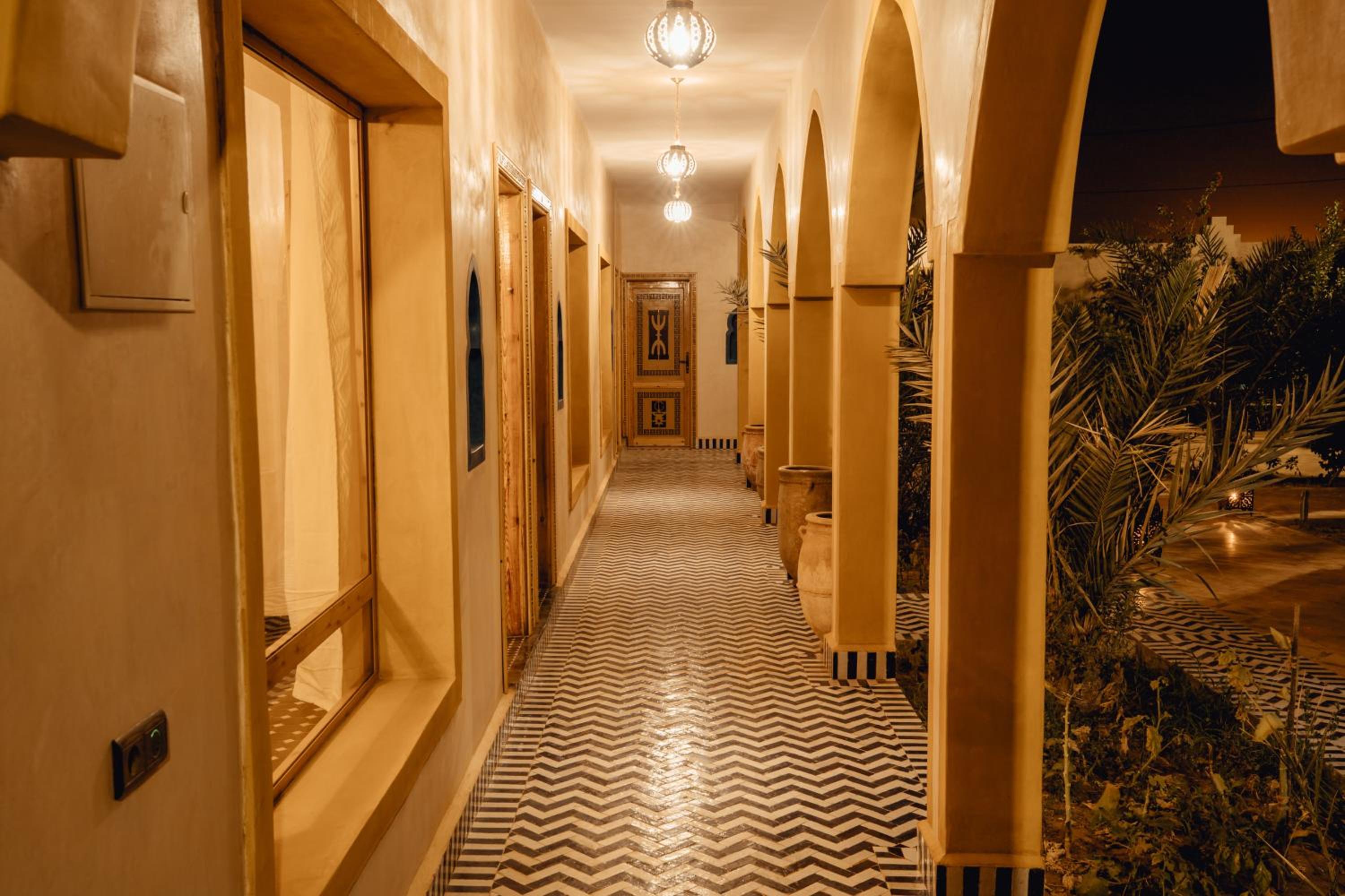 Suite - Photo 8