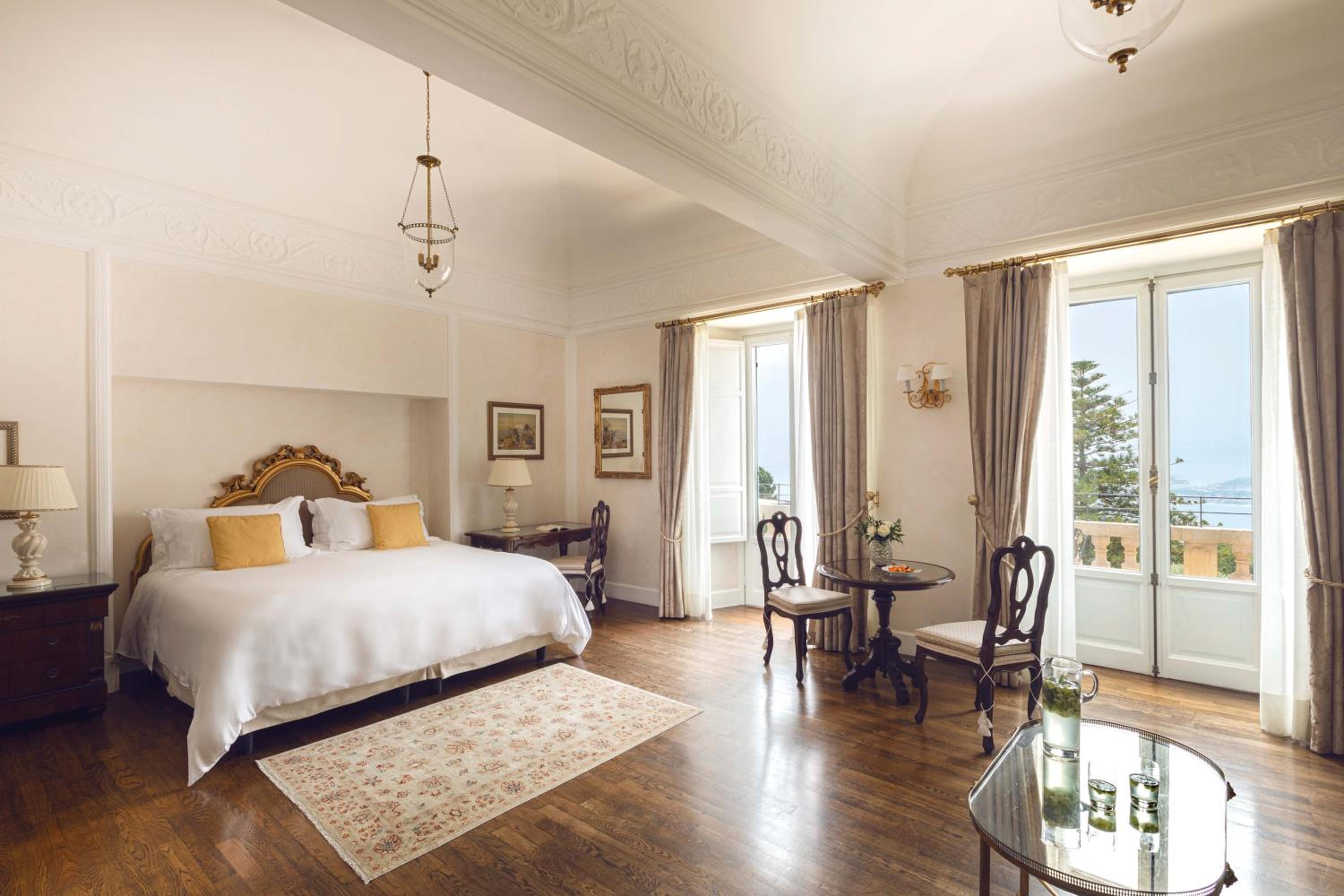Premium Junior Suite with Terrace and Sea View - Photo 9
