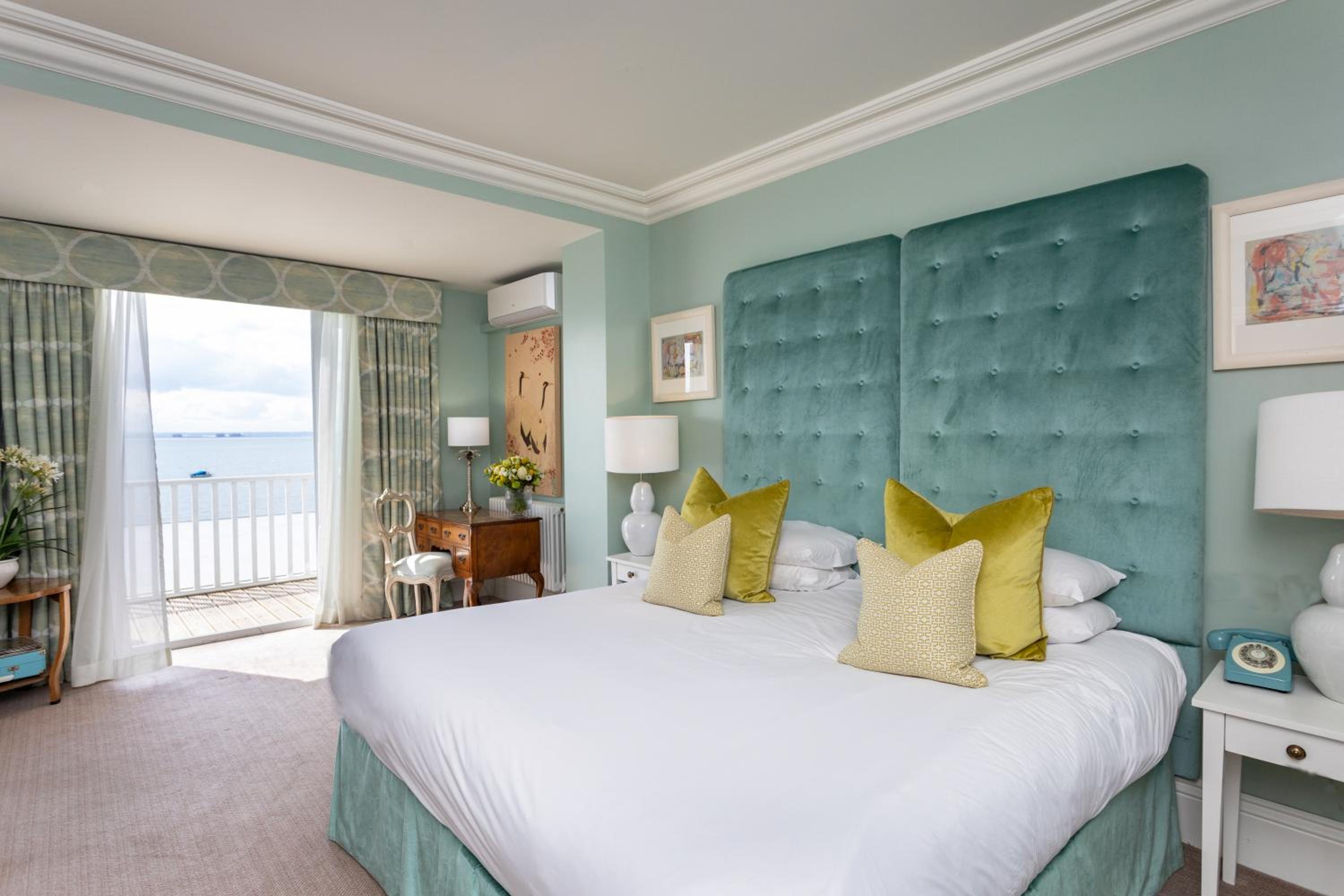 Executive King with Sea View and Balcony - Photo 11