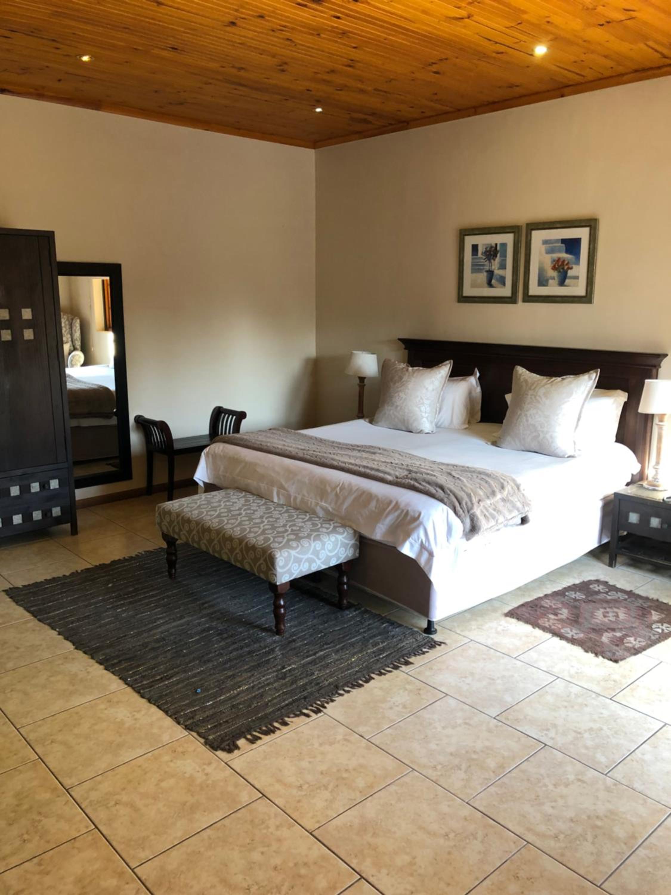 Deluxe Room - Photo 2