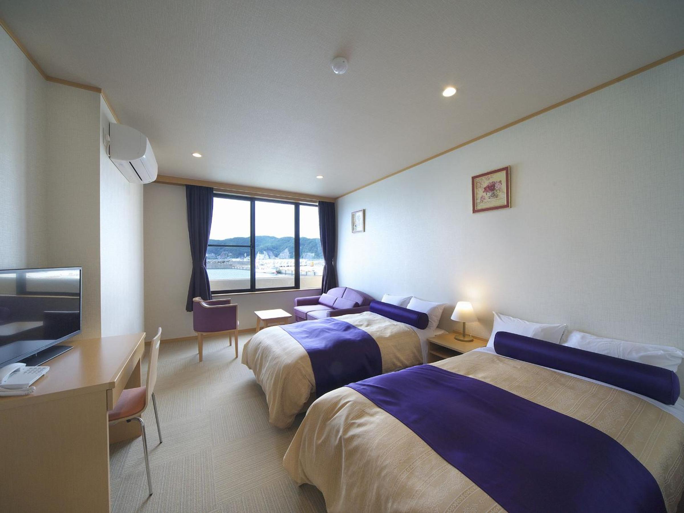 Twin Room with Sea View photo 2
