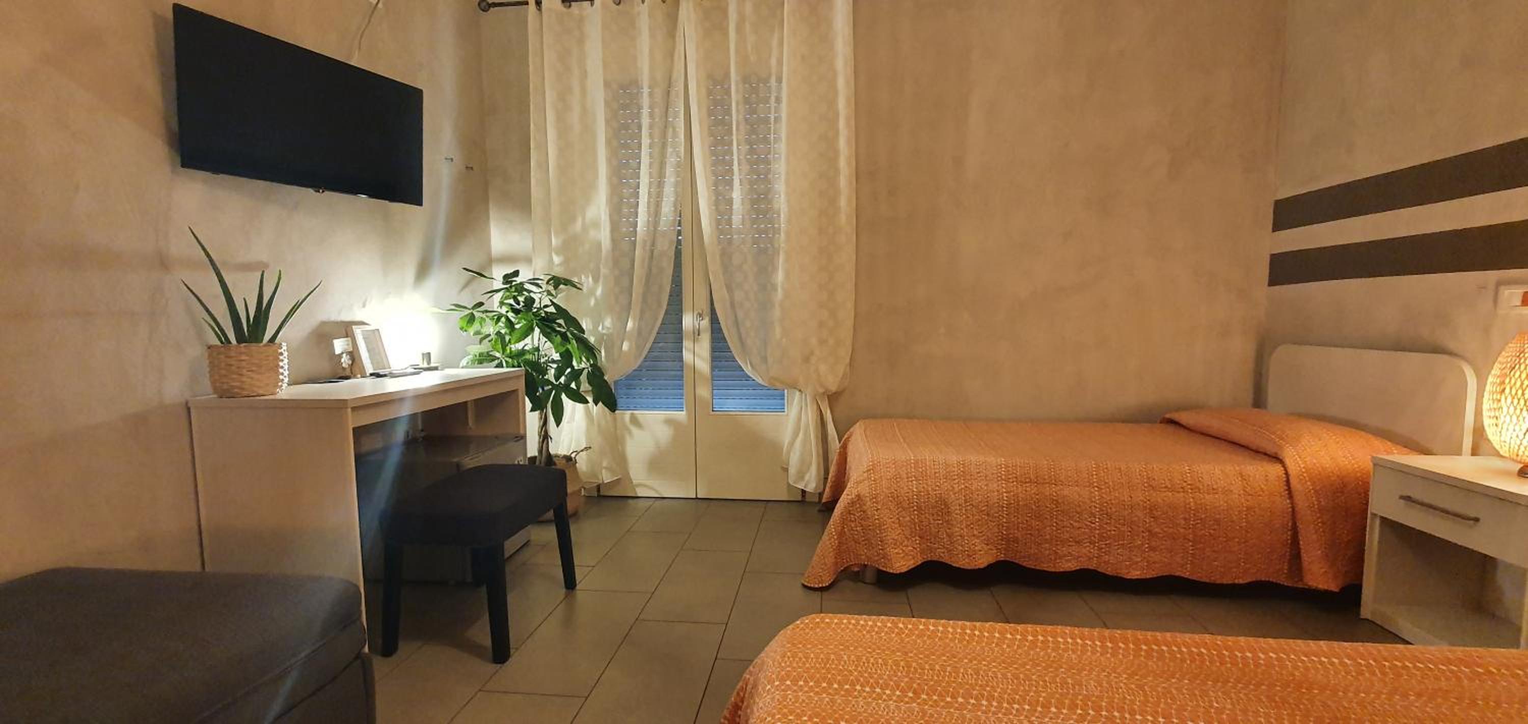 Double or Twin Room - Photo 7