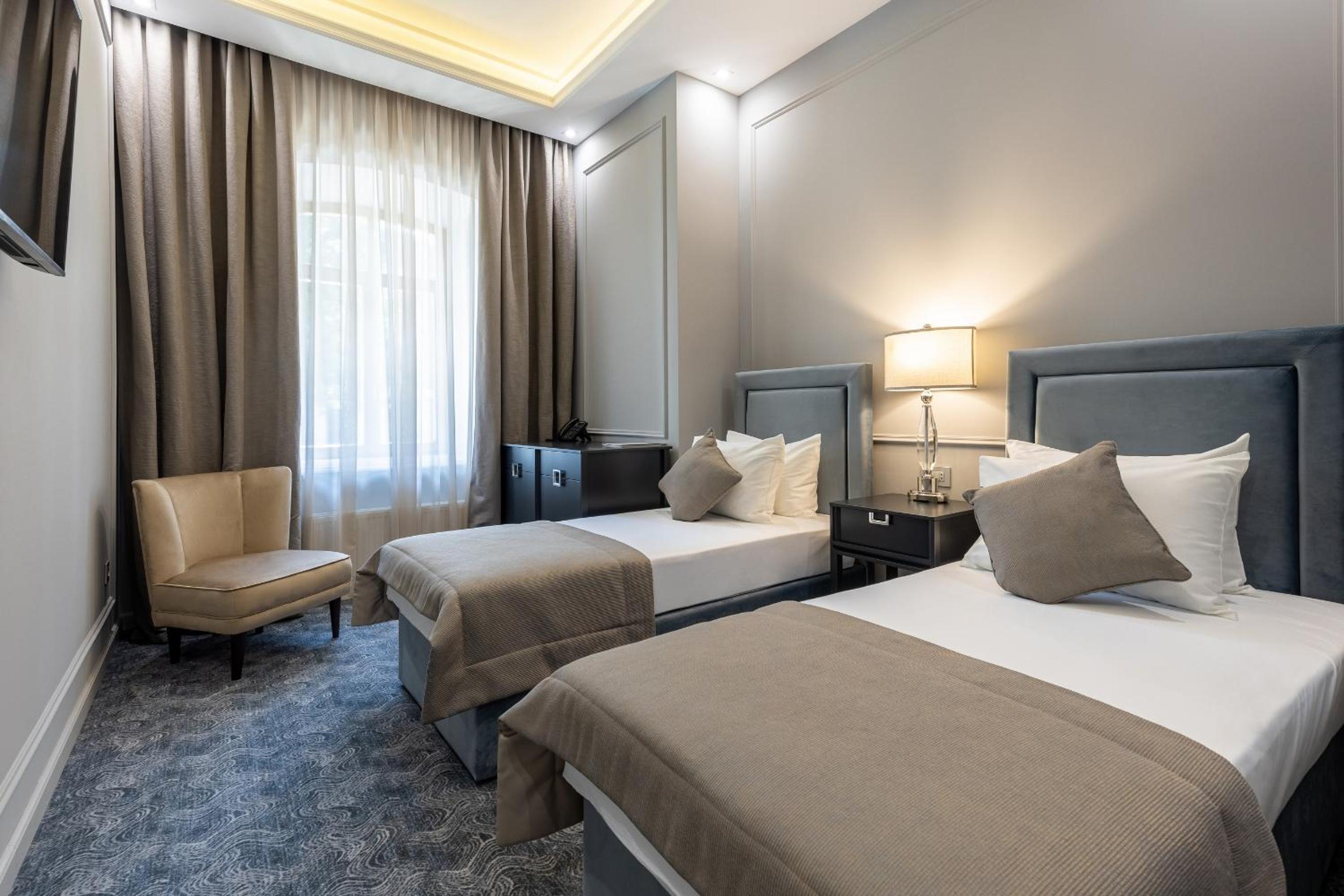Double or Twin Room photo 2