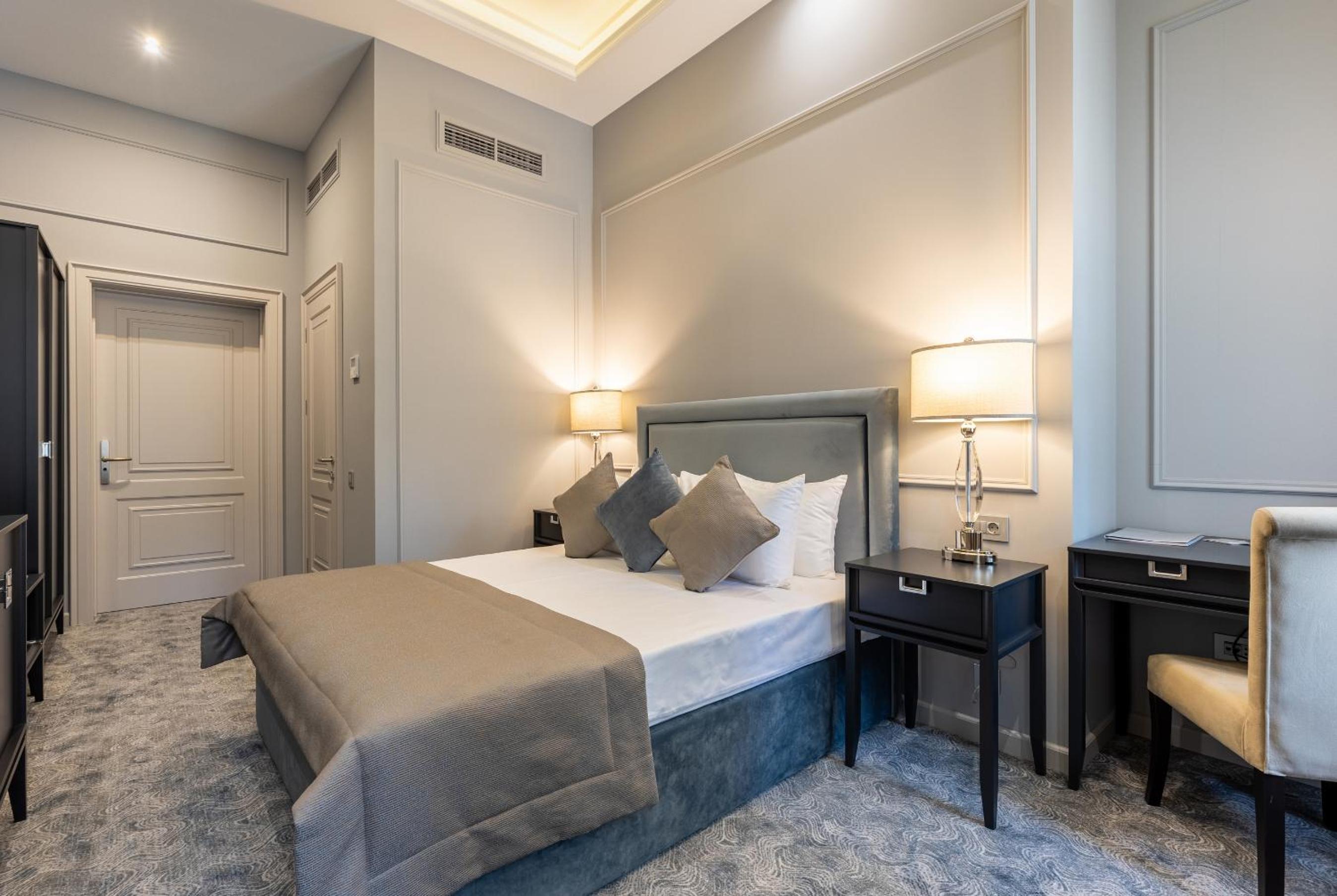 Double or Twin Room photo 3