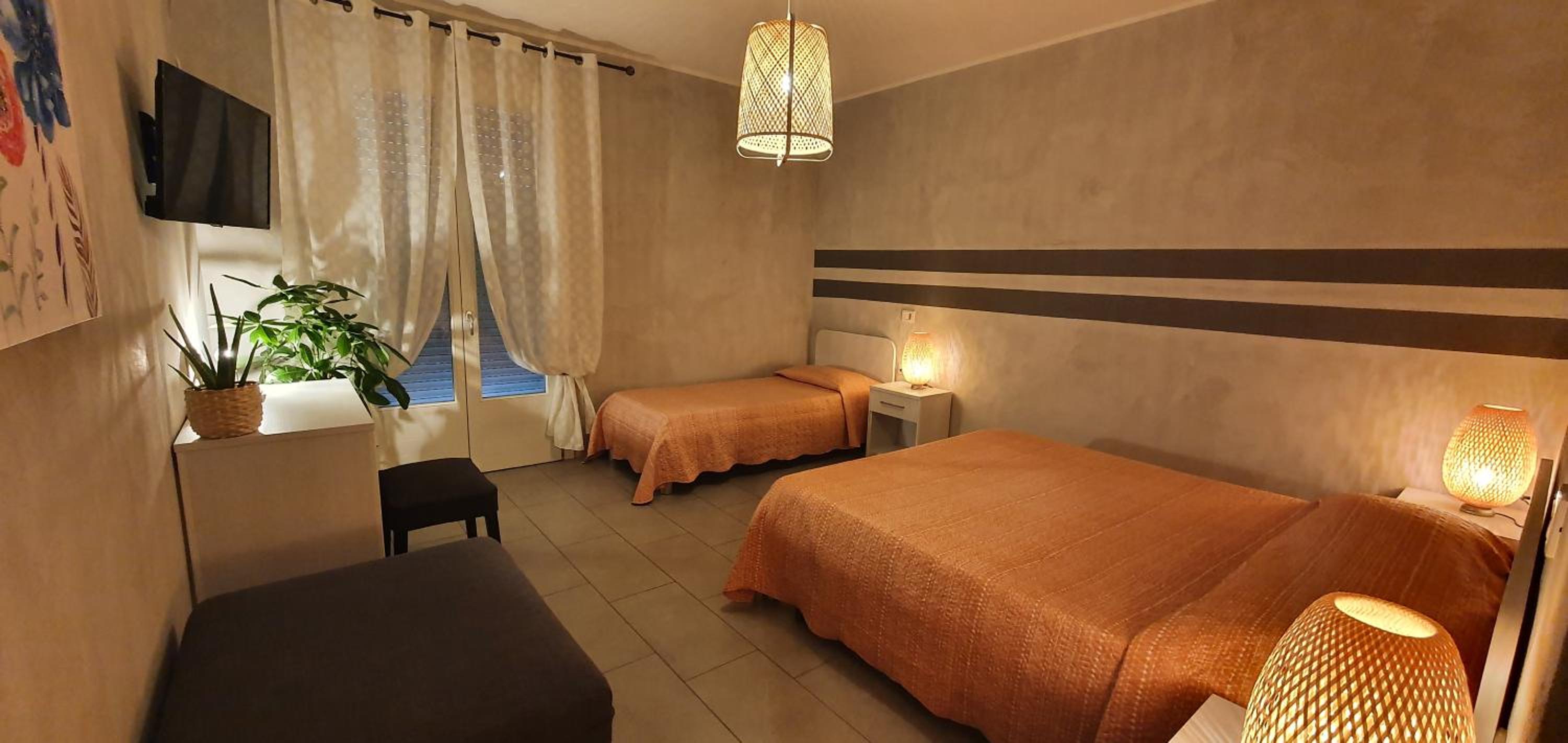 Double or Twin Room - Photo 9