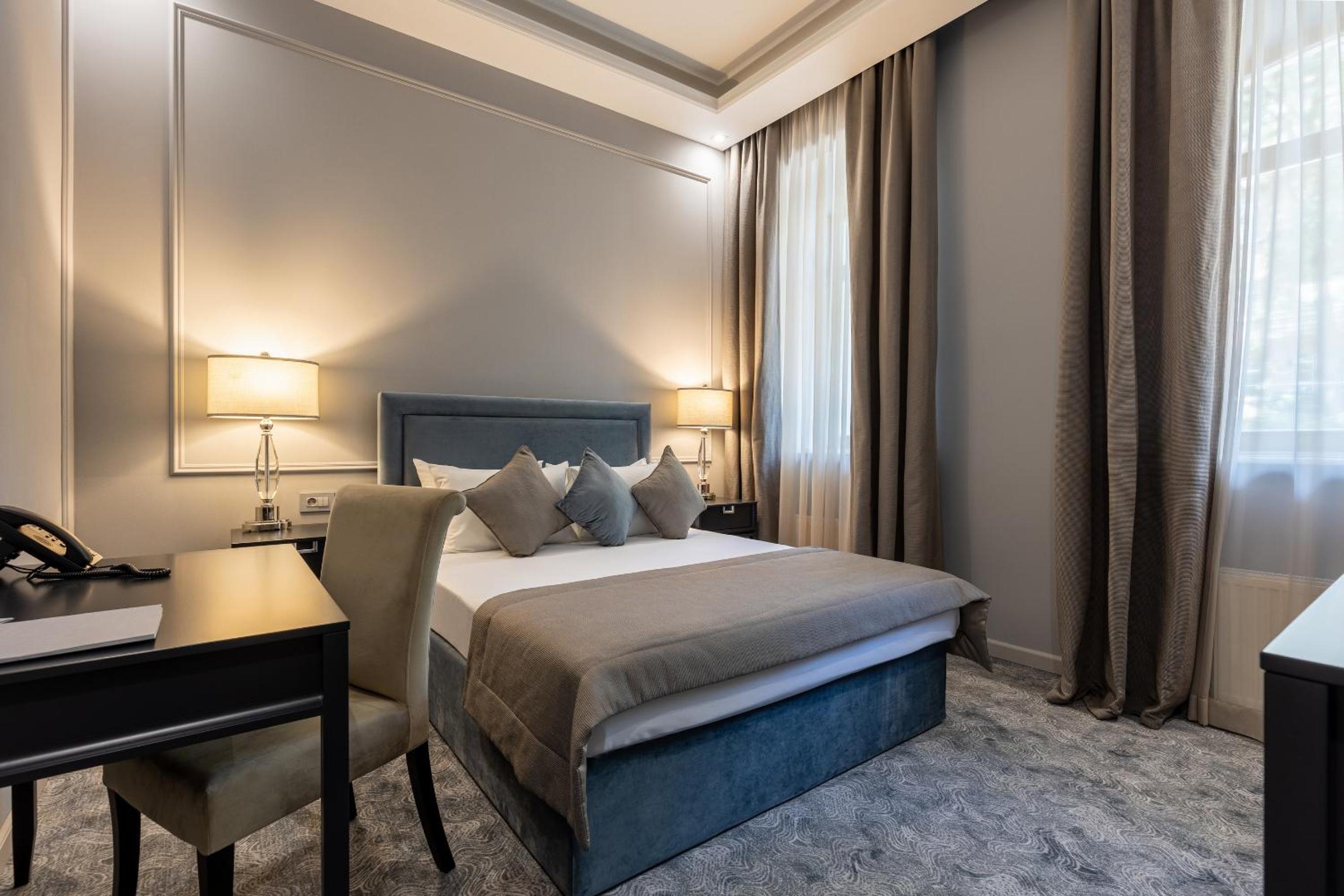 Superior King Room