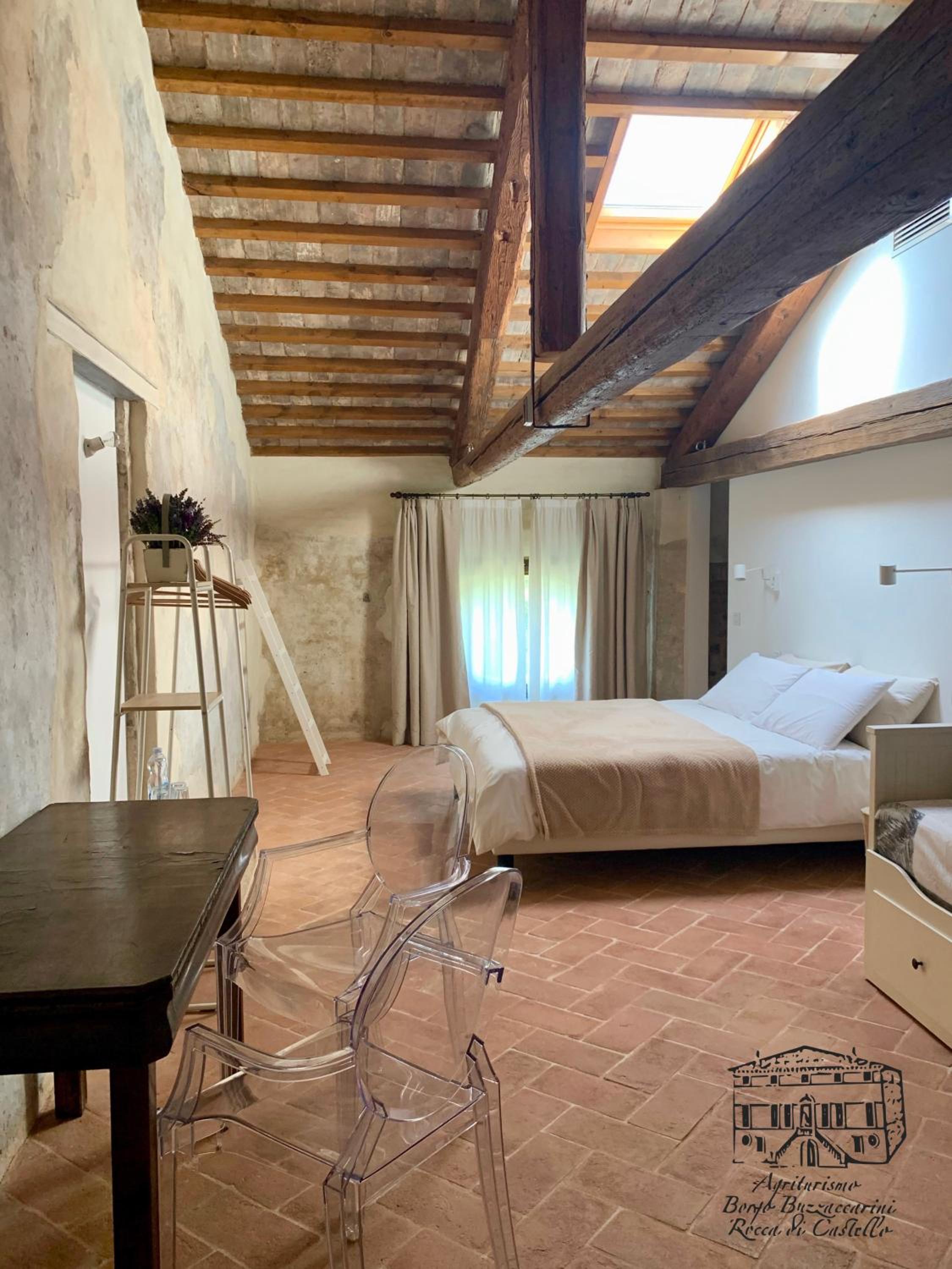 Large Double Room photo 2