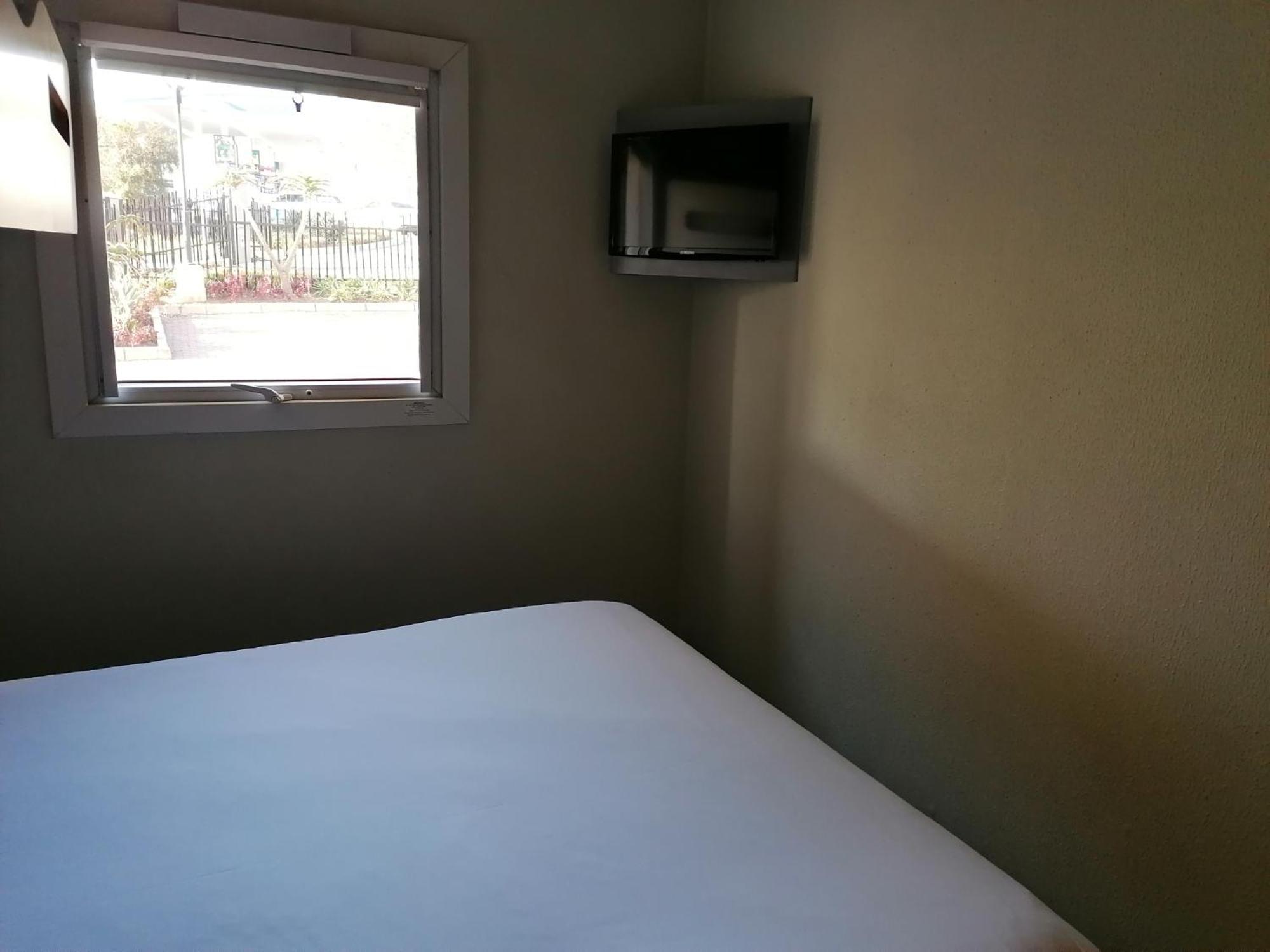 Standard Triple Room (Nonsmoking) photo 2