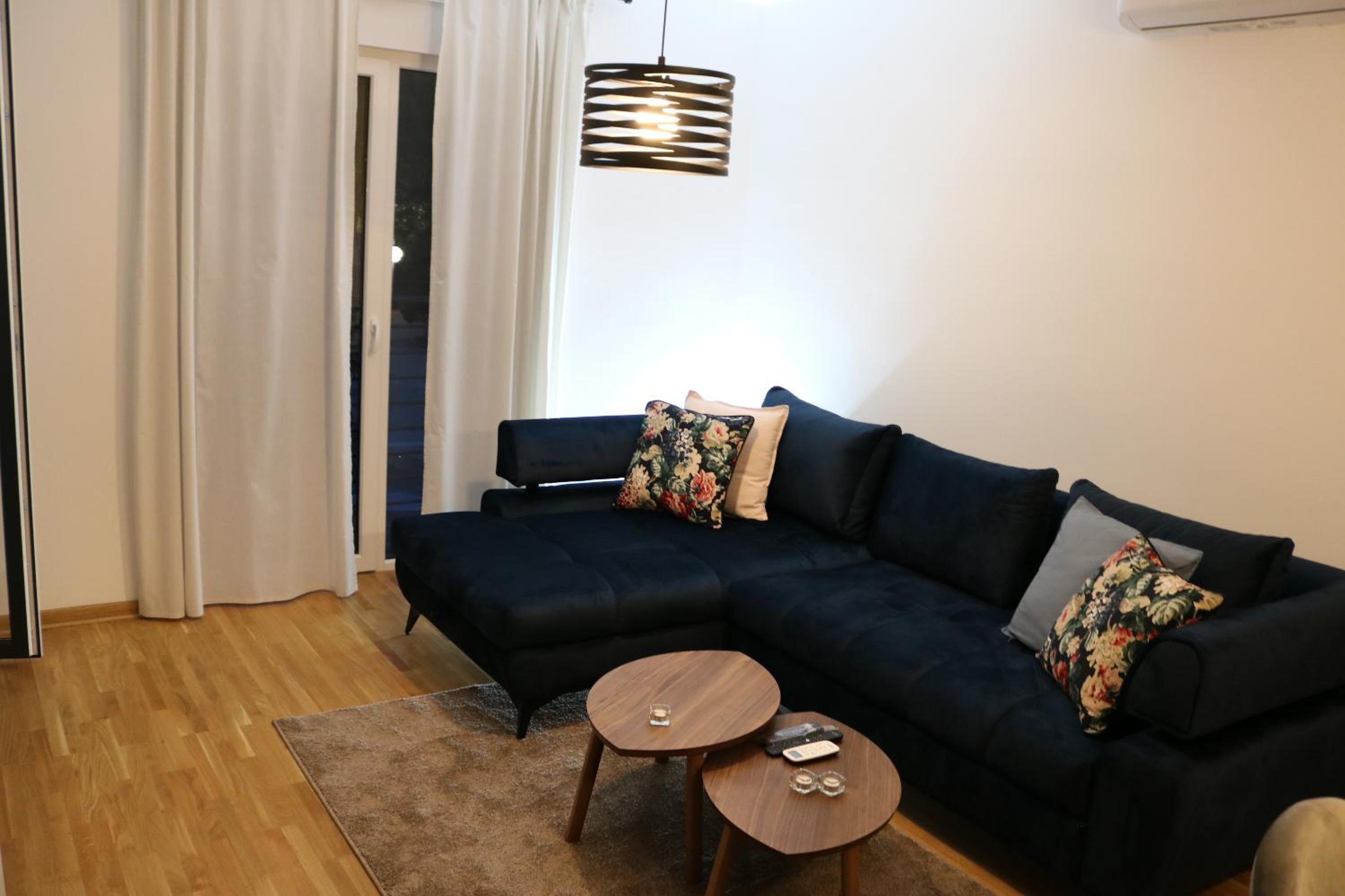 One-Bedroom Apartment photo 2