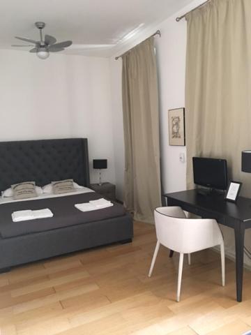 Standard Double Room with Fan photo 3