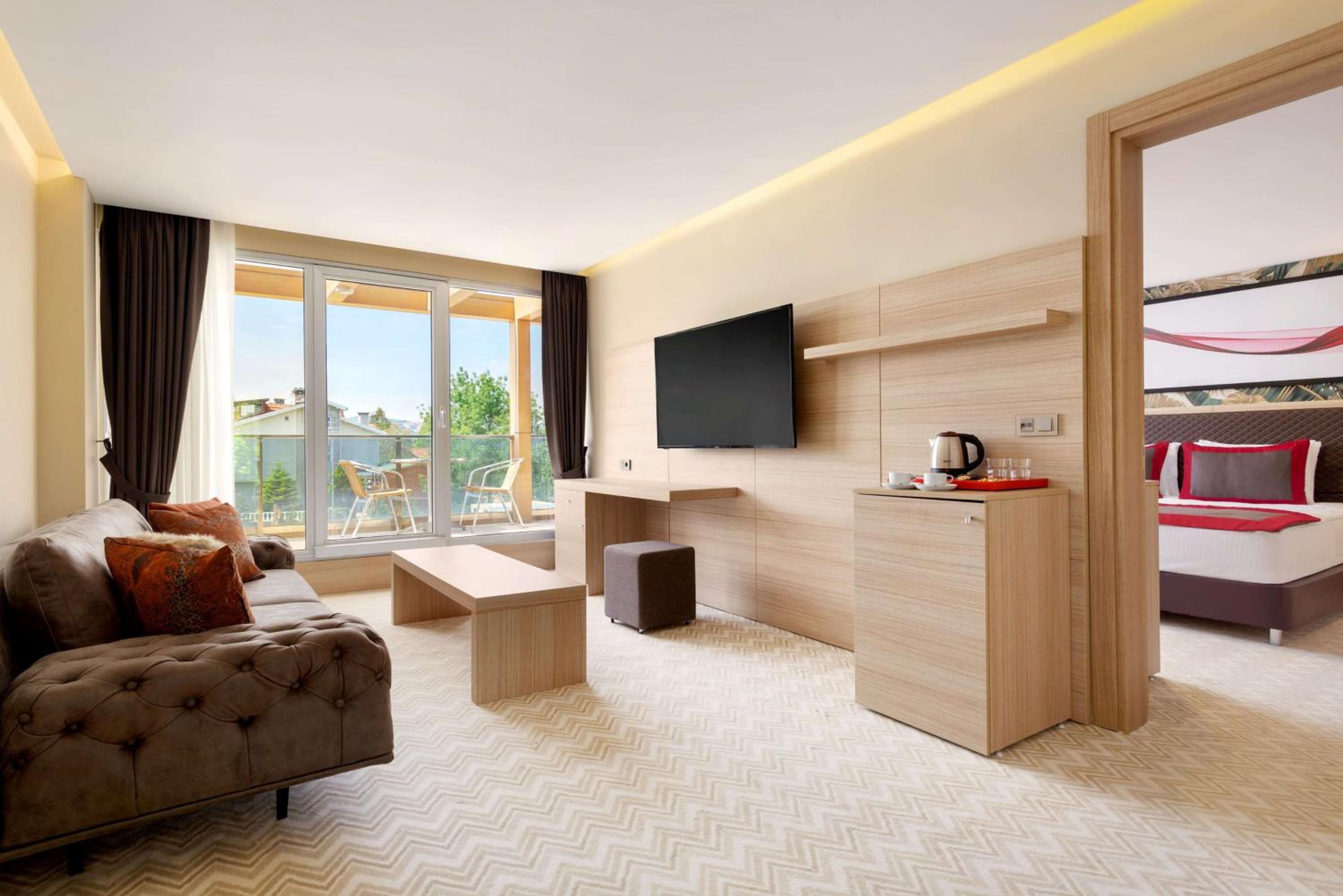 King Suite with Garden View - Non Smoking