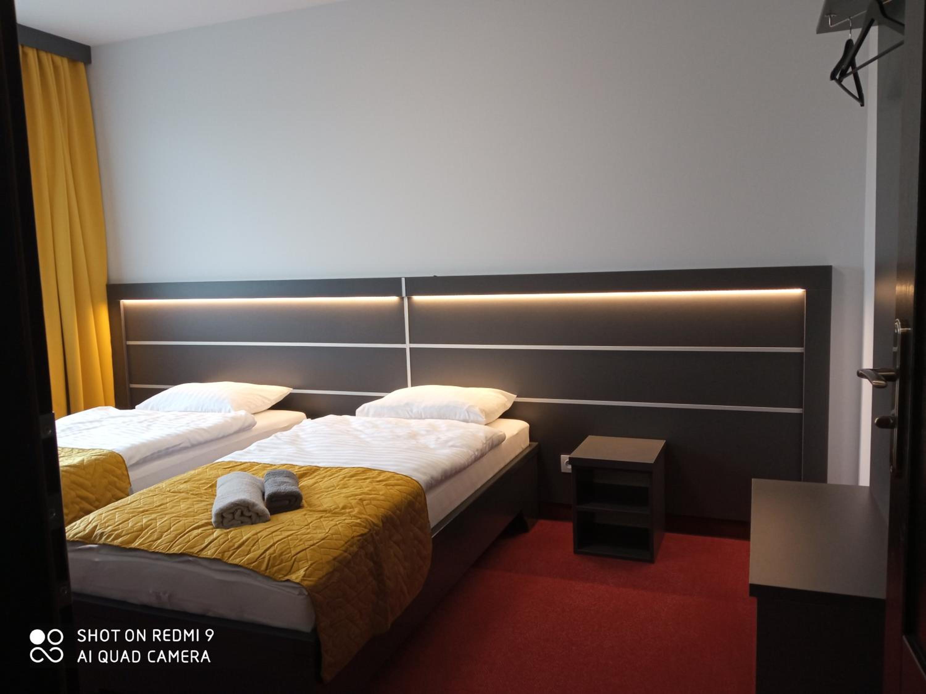 Standard Double Room - Photo 3
