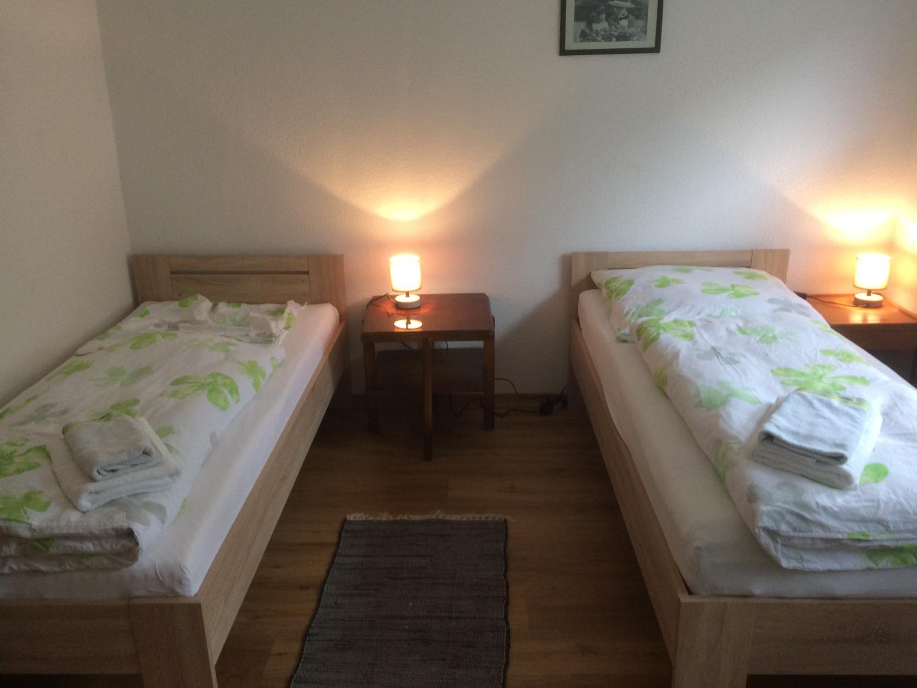 Economy Twin Room photo 2