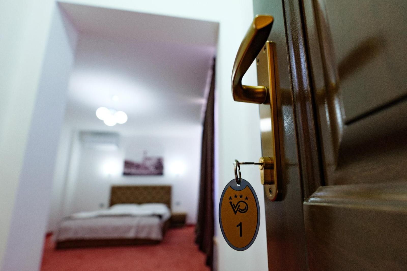 Double Room - Photo 28