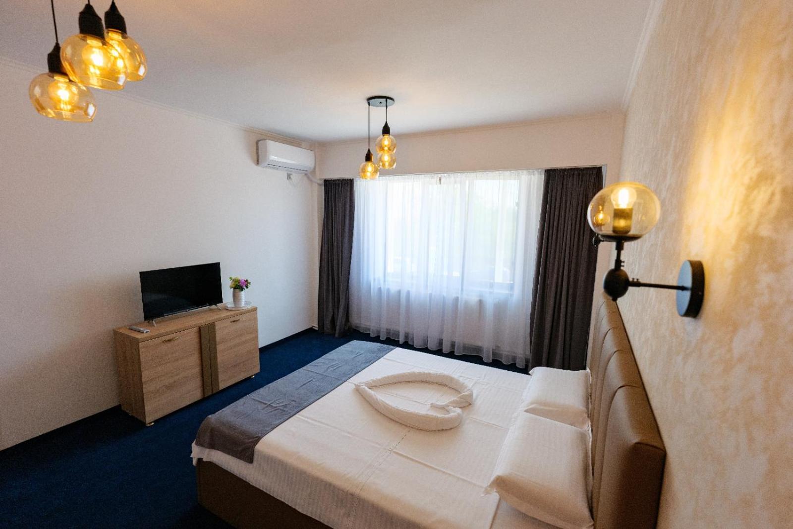 Double Room - Photo 21