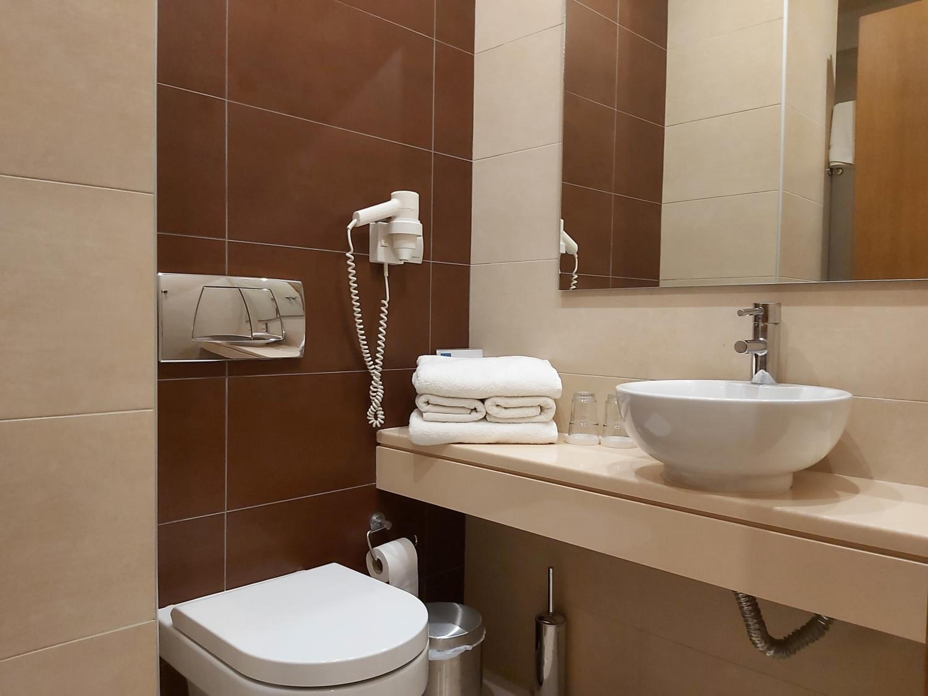 Double or Twin Room - Photo 2