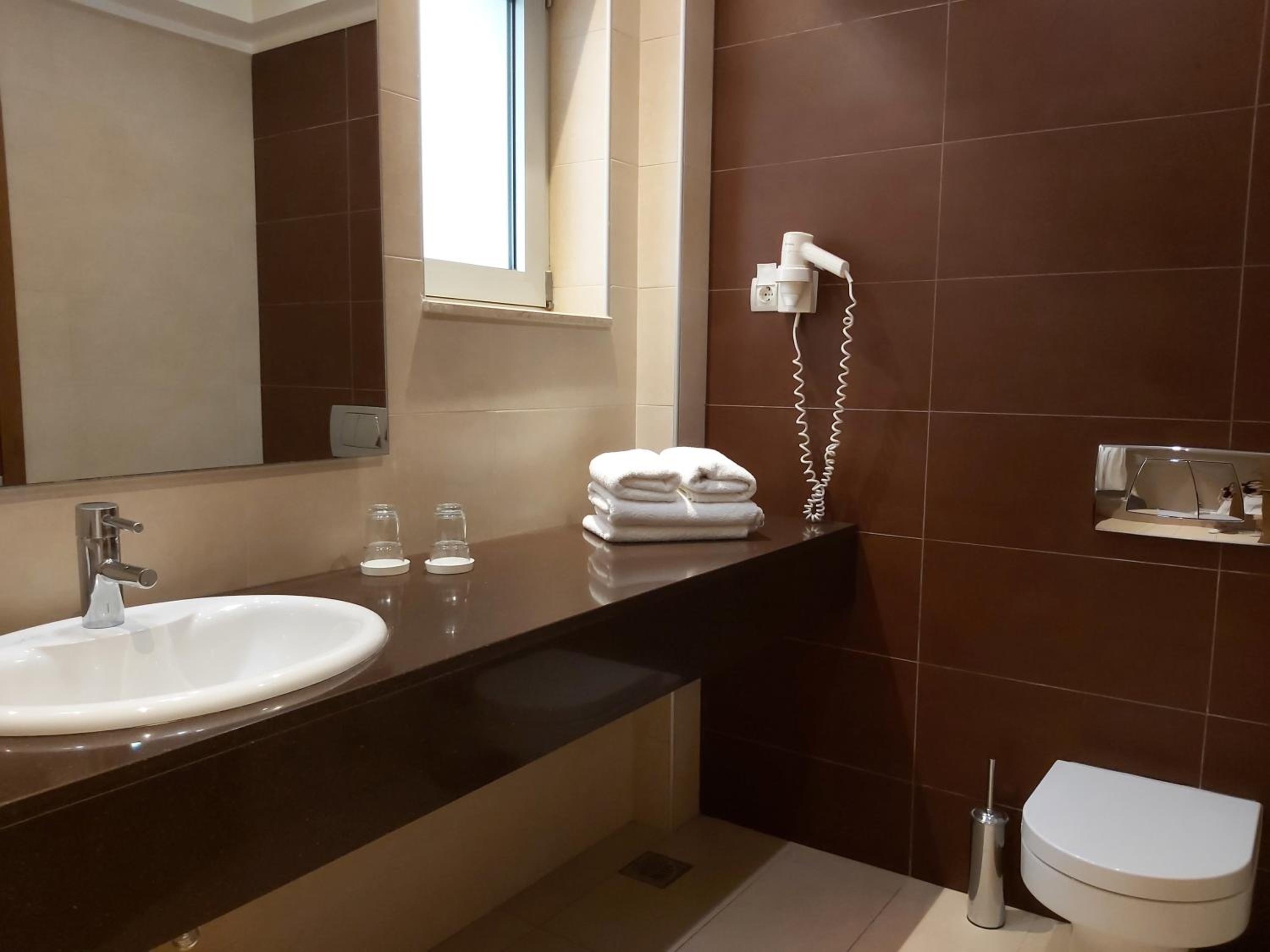 Double or Twin Room - Photo 3