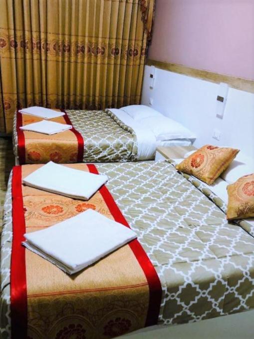 Quadruple Room with Private Bathroom - Photo 20