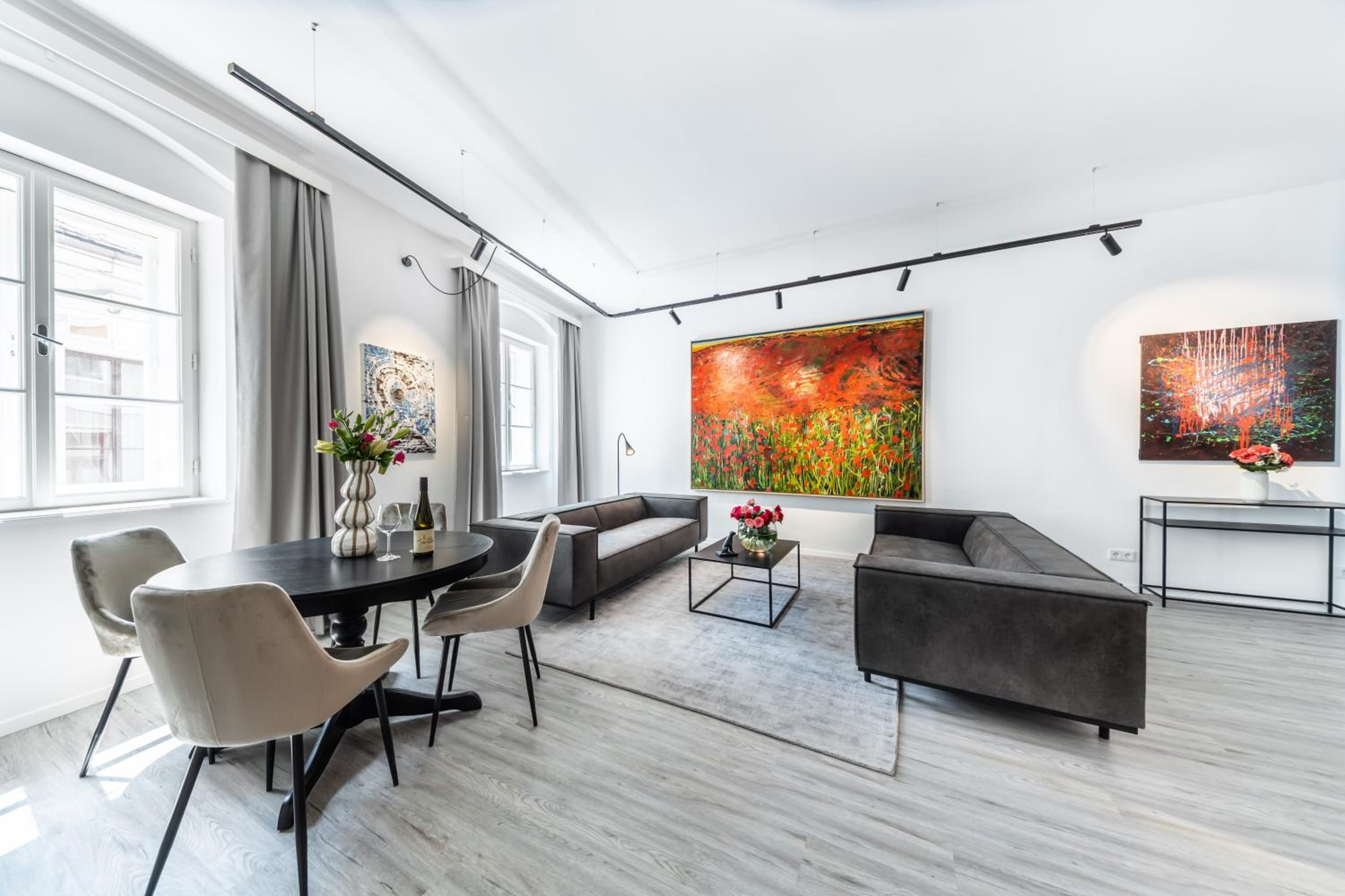 Deluxe Apartment