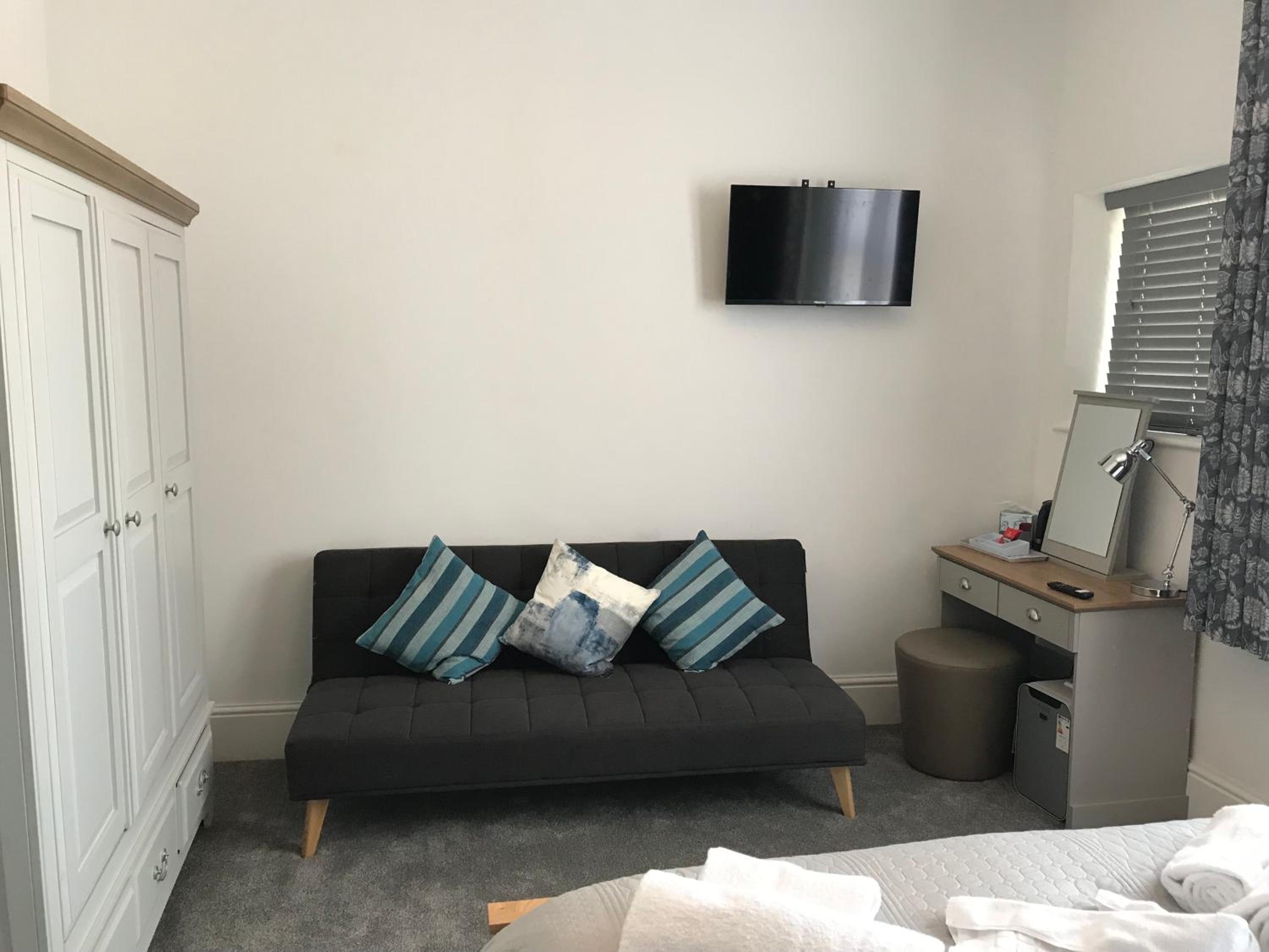 Standard Triple Room - Photo 2