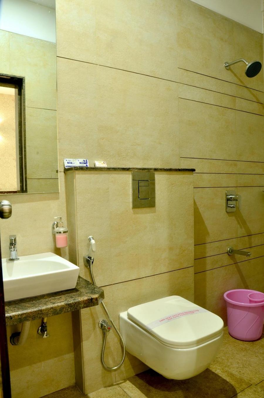 Double Room - Photo 8