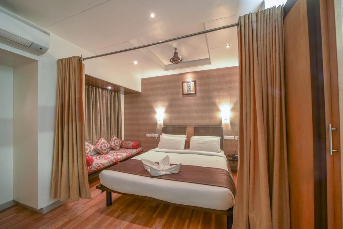 Deluxe Room - Photo 2
