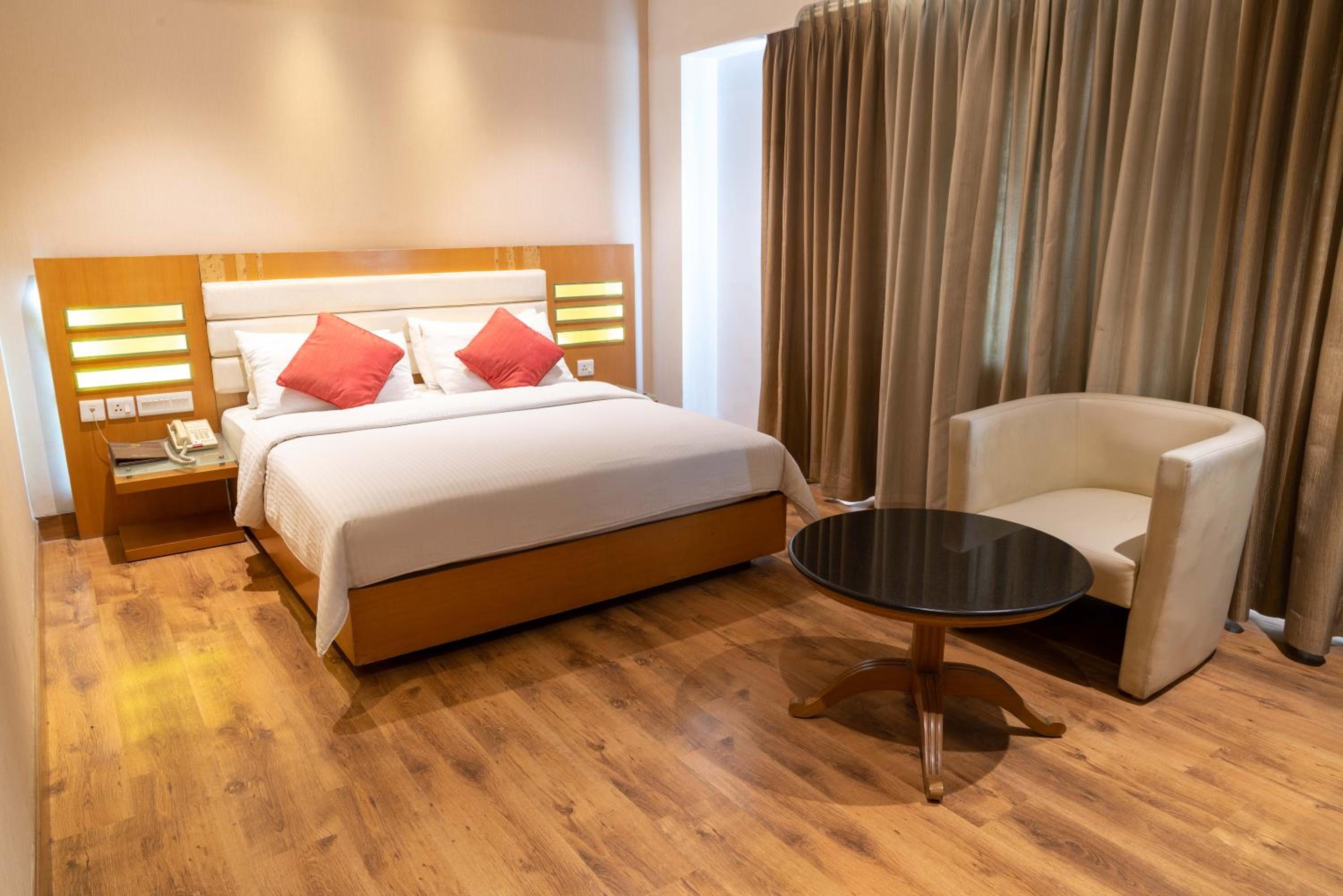 Executive Double or Twin Room - Photo 9