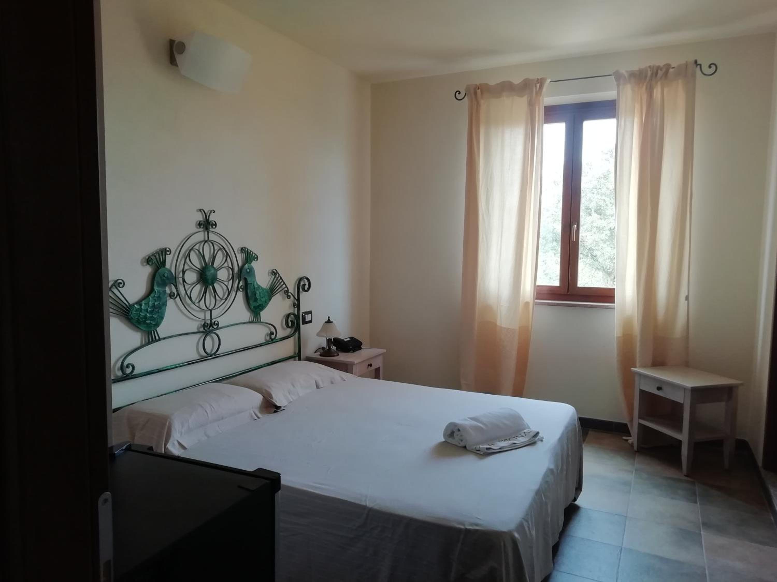 Superior Double or Twin Room - Photo 3