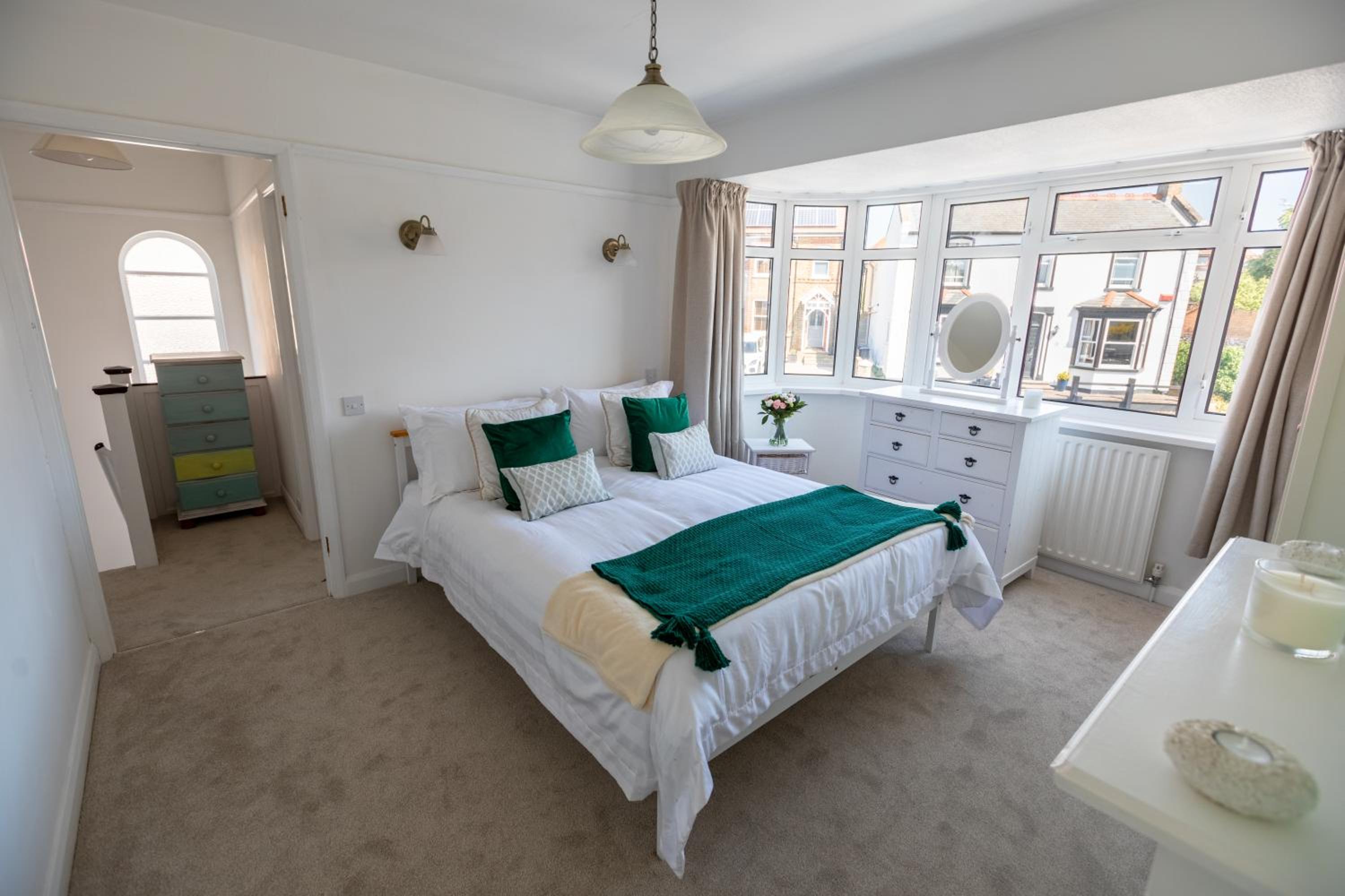 Three-Bedroom House photo 2