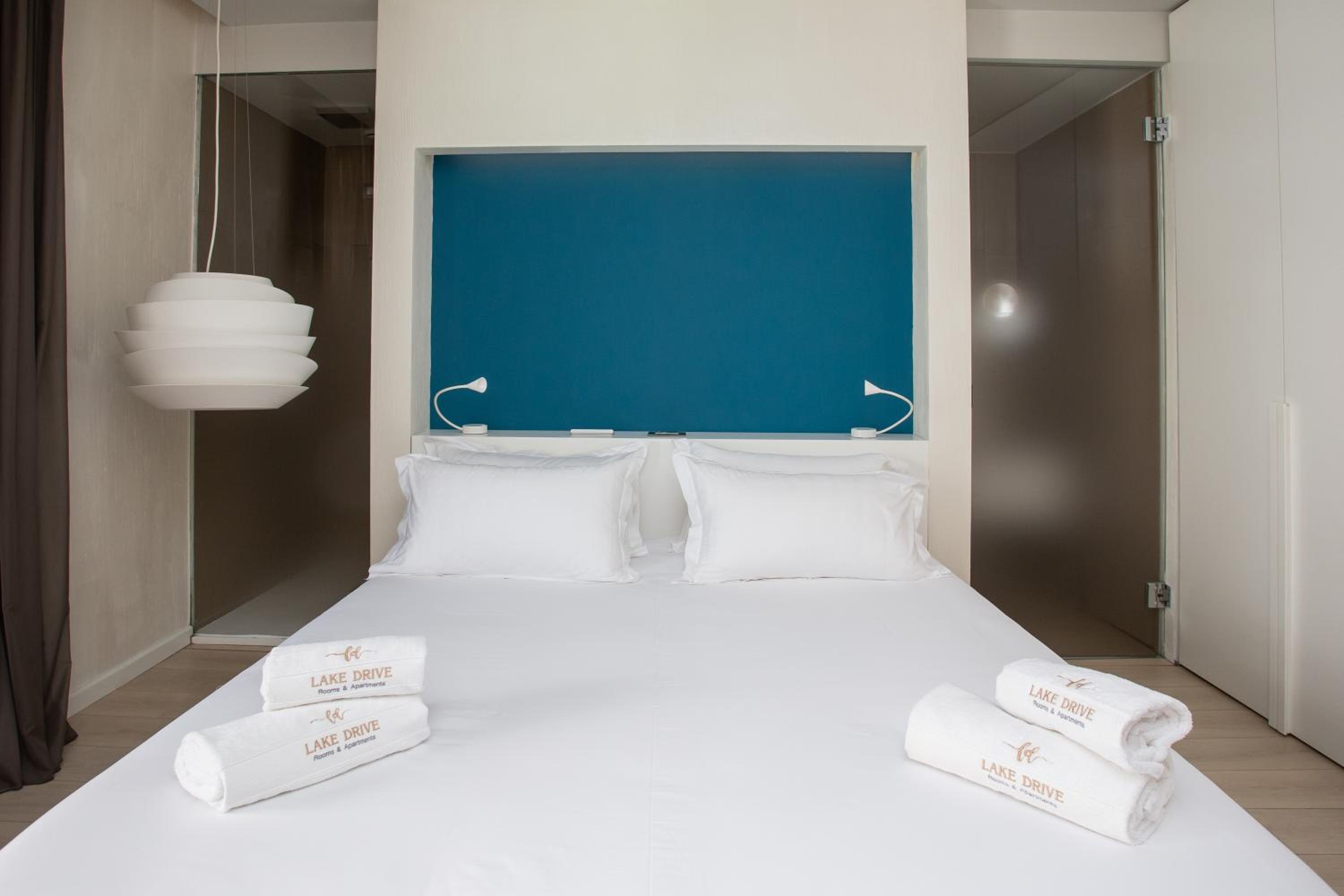 Deluxe Double Room with Balcony photo 1