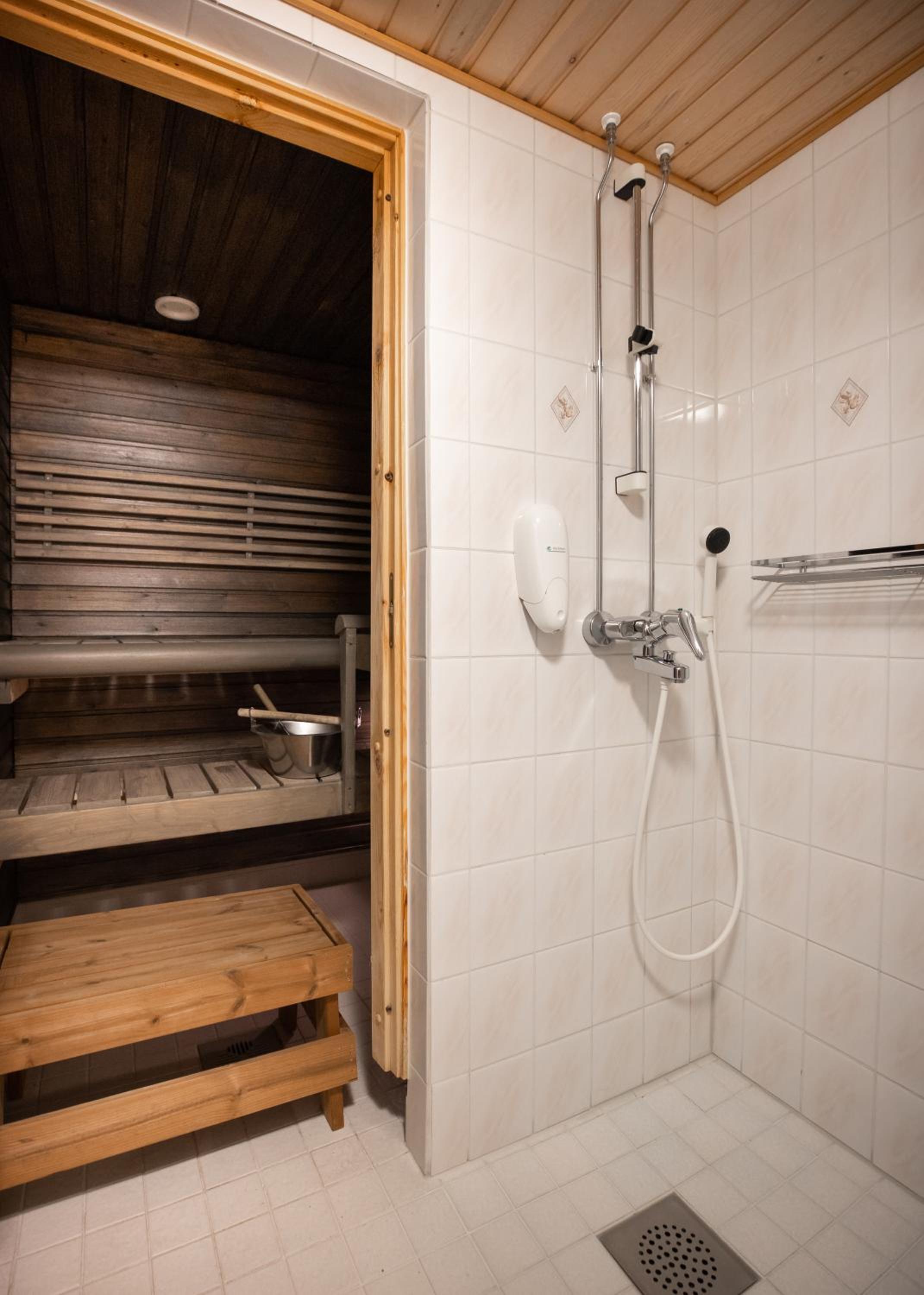 1 Bedroom Apartment - Photo 2