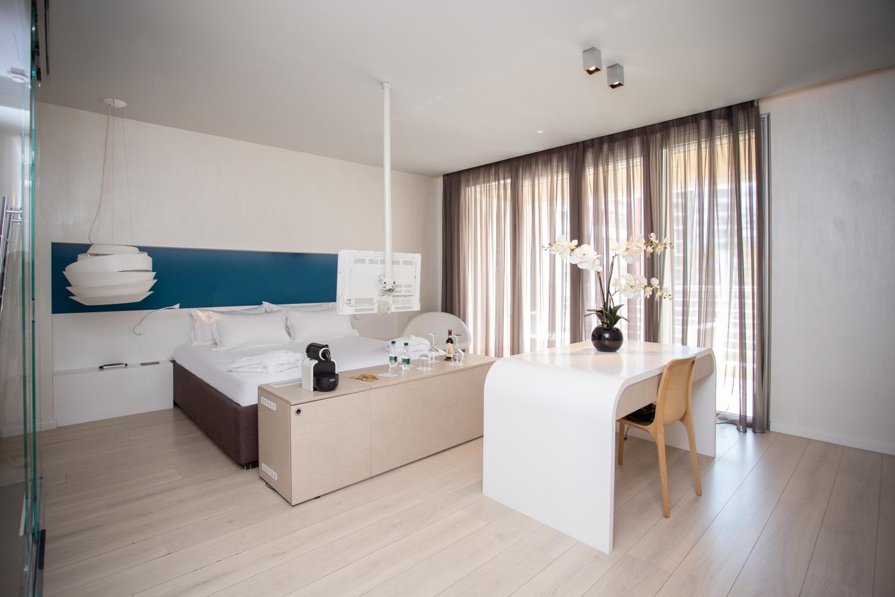 Deluxe Suite photo 1
