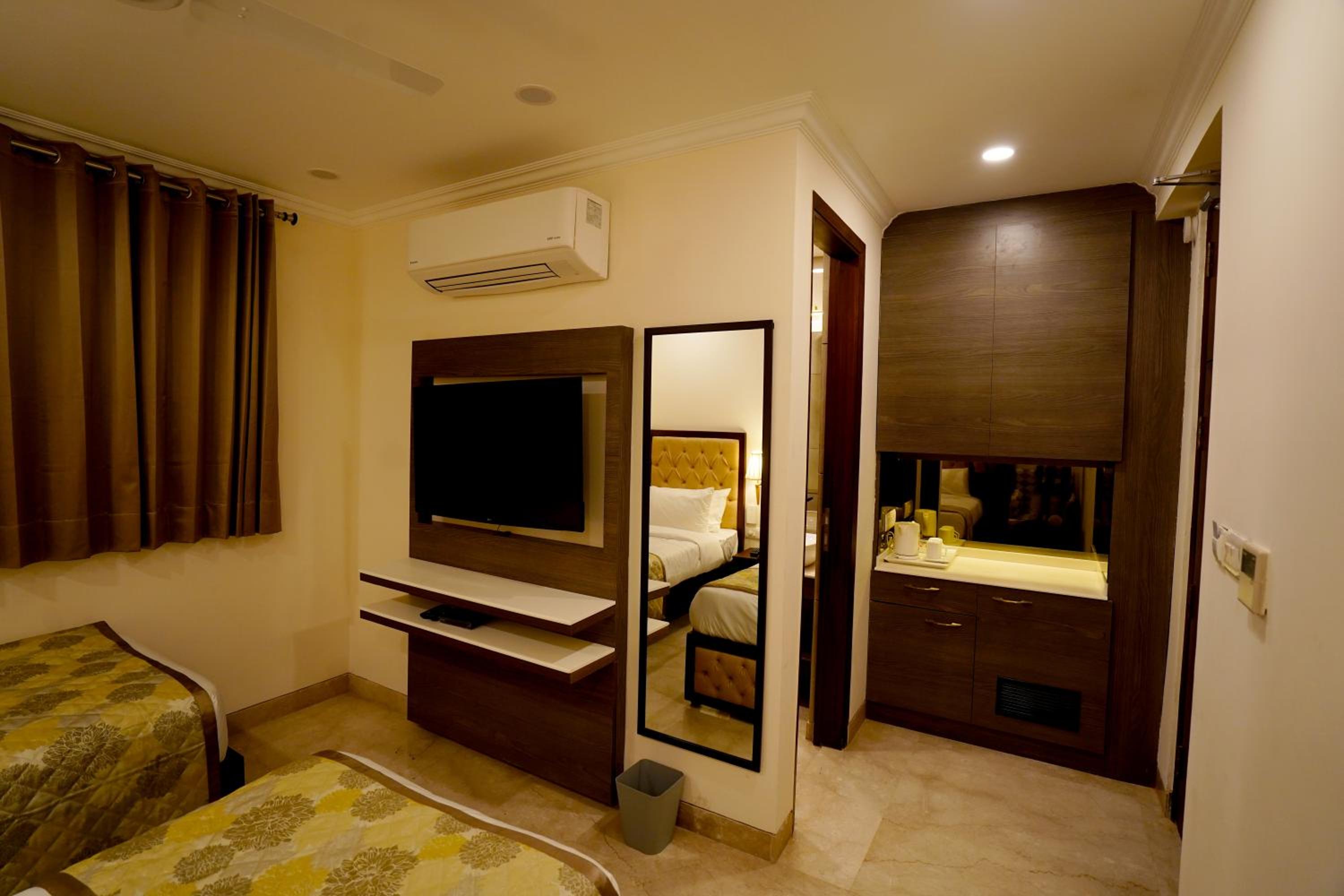 Twin Room - Photo 1