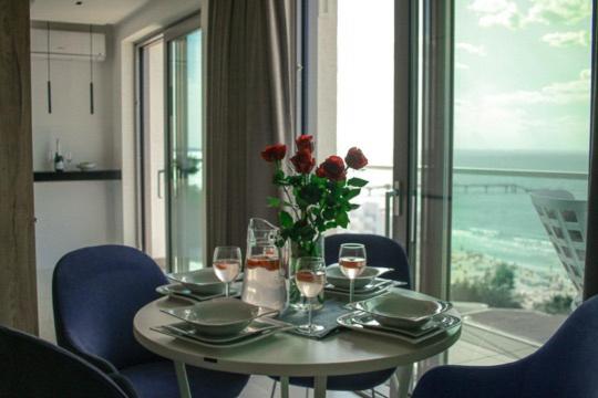 Apartment with Front Sea View on the 11th Floor photo 3
