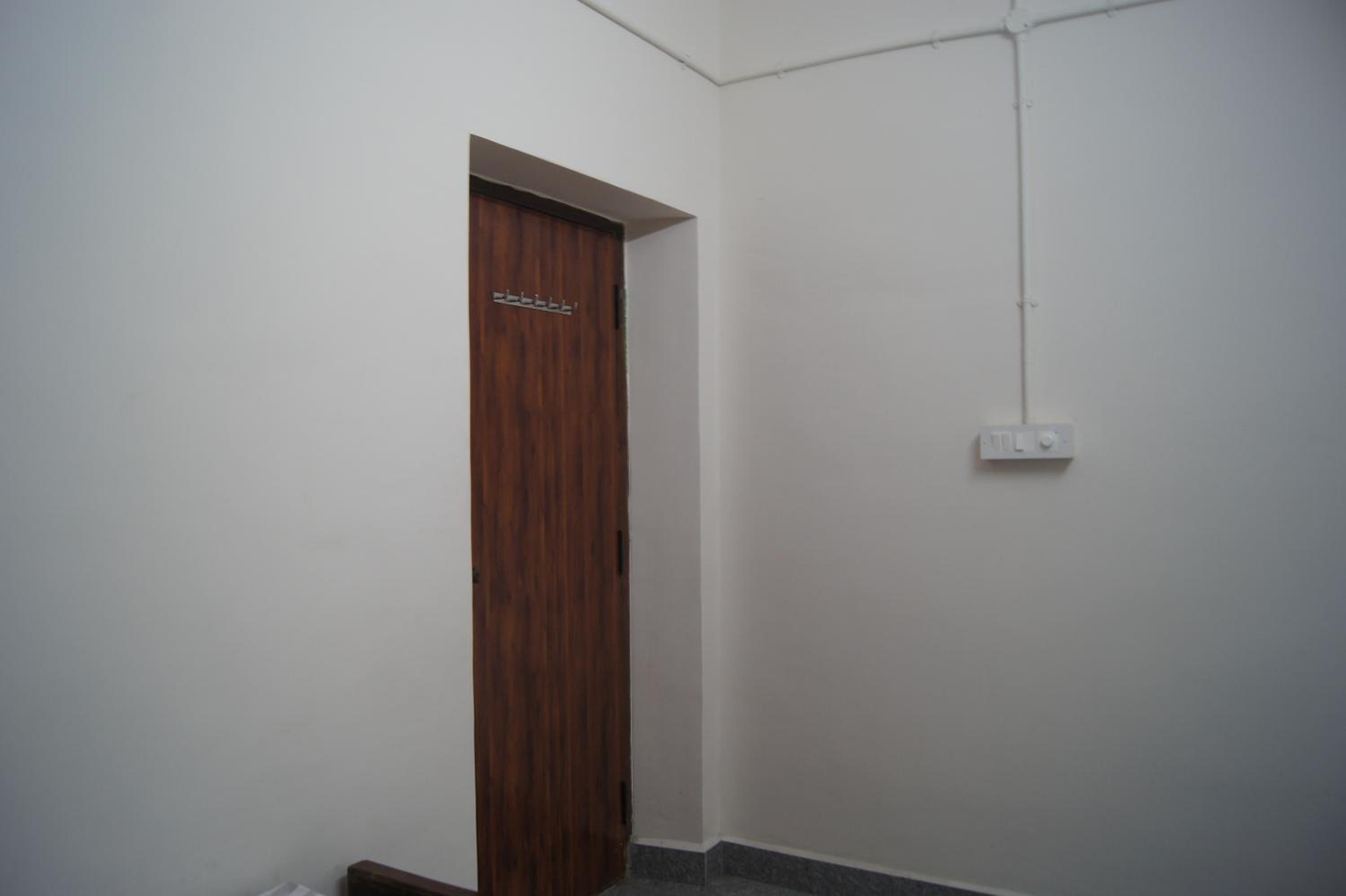 Single Room With Bathroom photo 2
