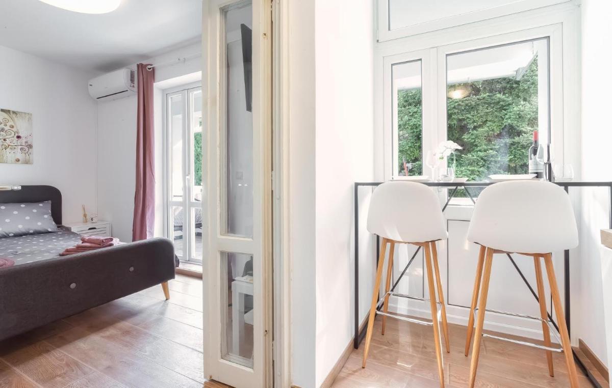 One-Bedroom Apartment - Photo 13